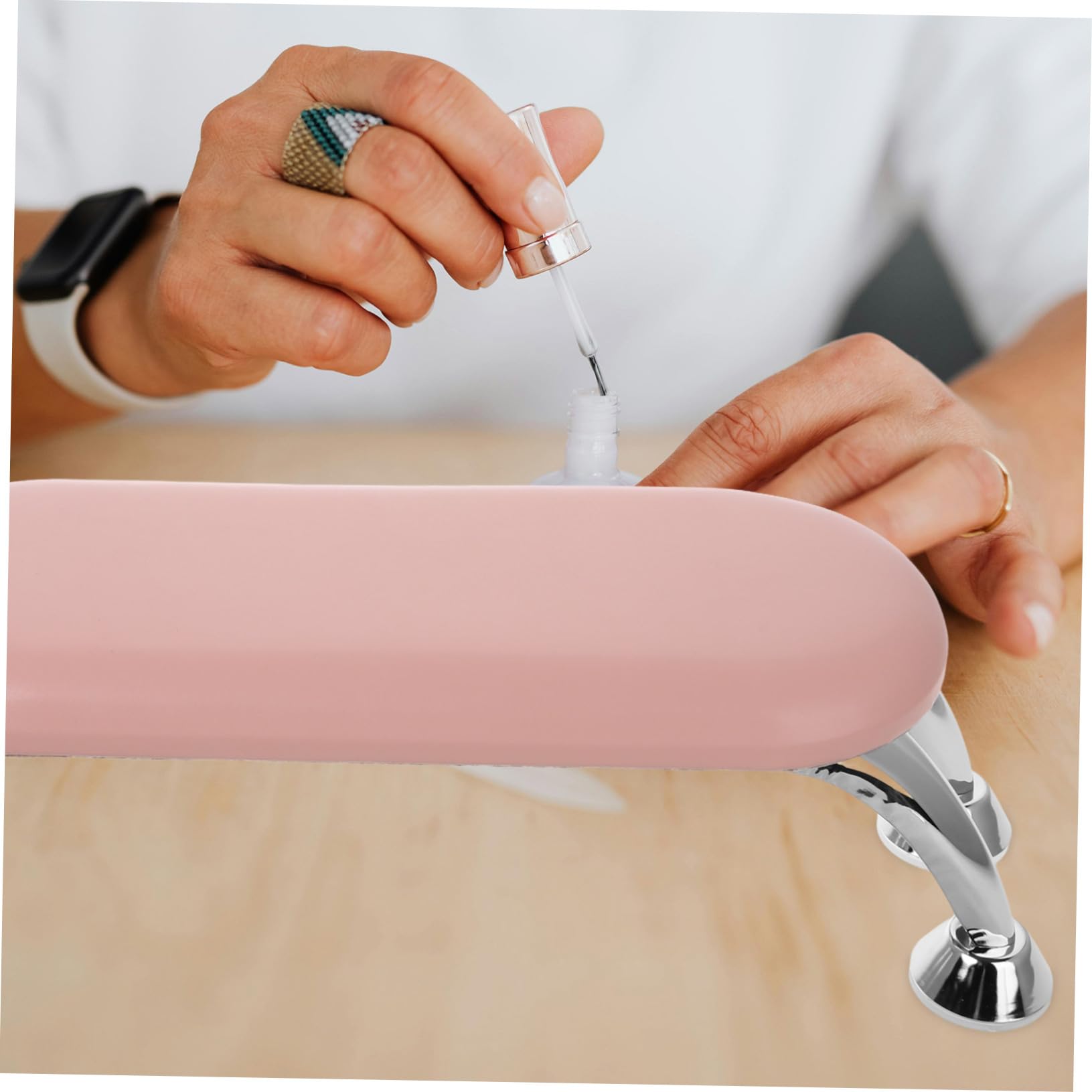 Poggiamani per Unghie Rosa in Pu e Ferro, Design Pratico, Compatto e Facile da Pulire, per Salone di Manicure e Formazione | Supporto per Nail Art, Design Pratico, Facile da Pulire, per Training Art
