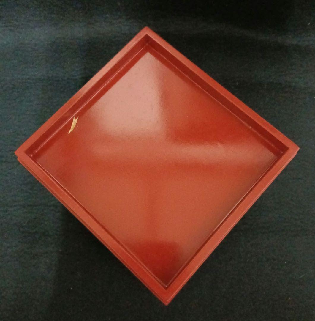 赤い漆器重箱 収納式 皿 箸付き