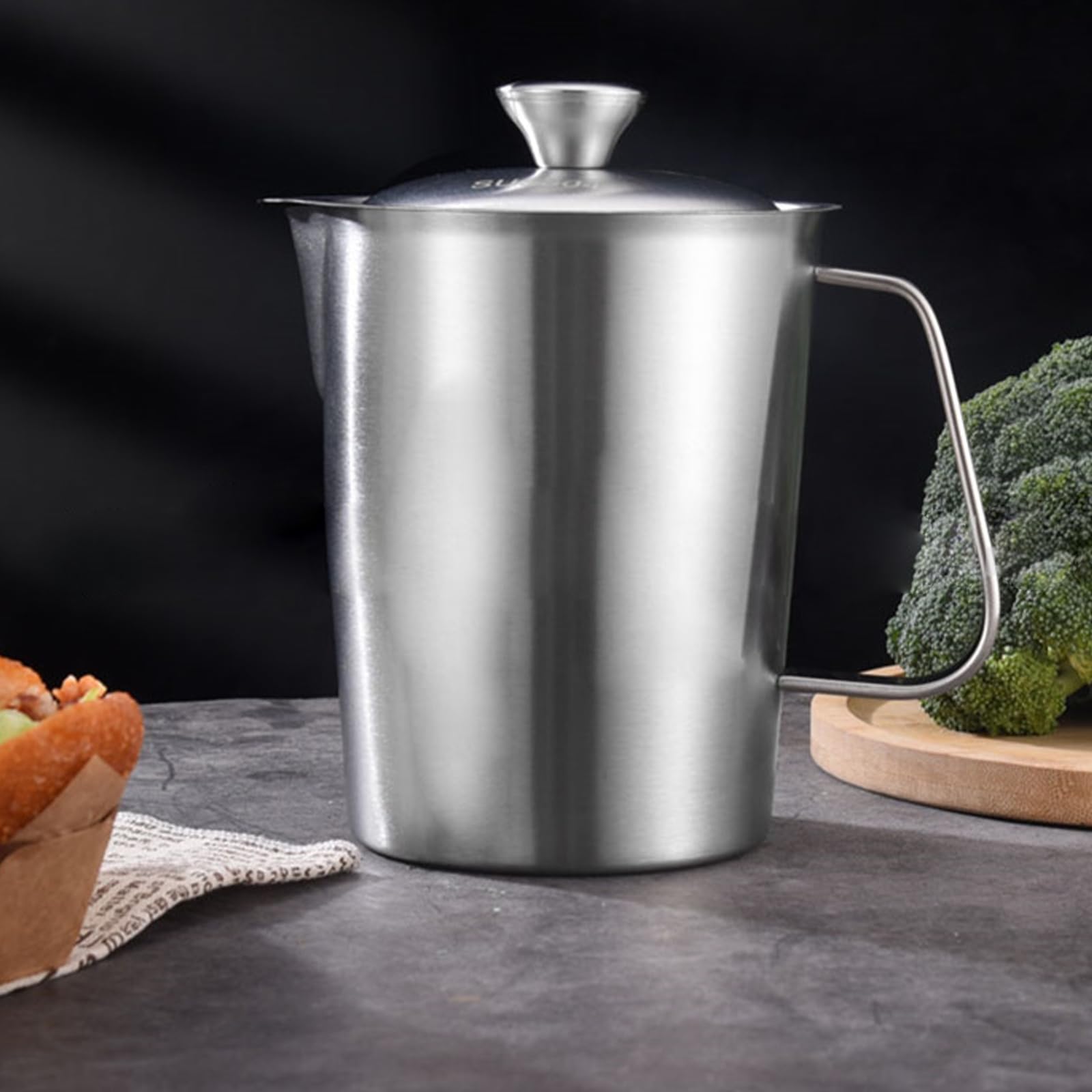 Taza medidora de acero de grado alimenticio 304 con marcas de medición claras, accesorios de preparación de café antioxidante perfectos para latte capuchino y hornear