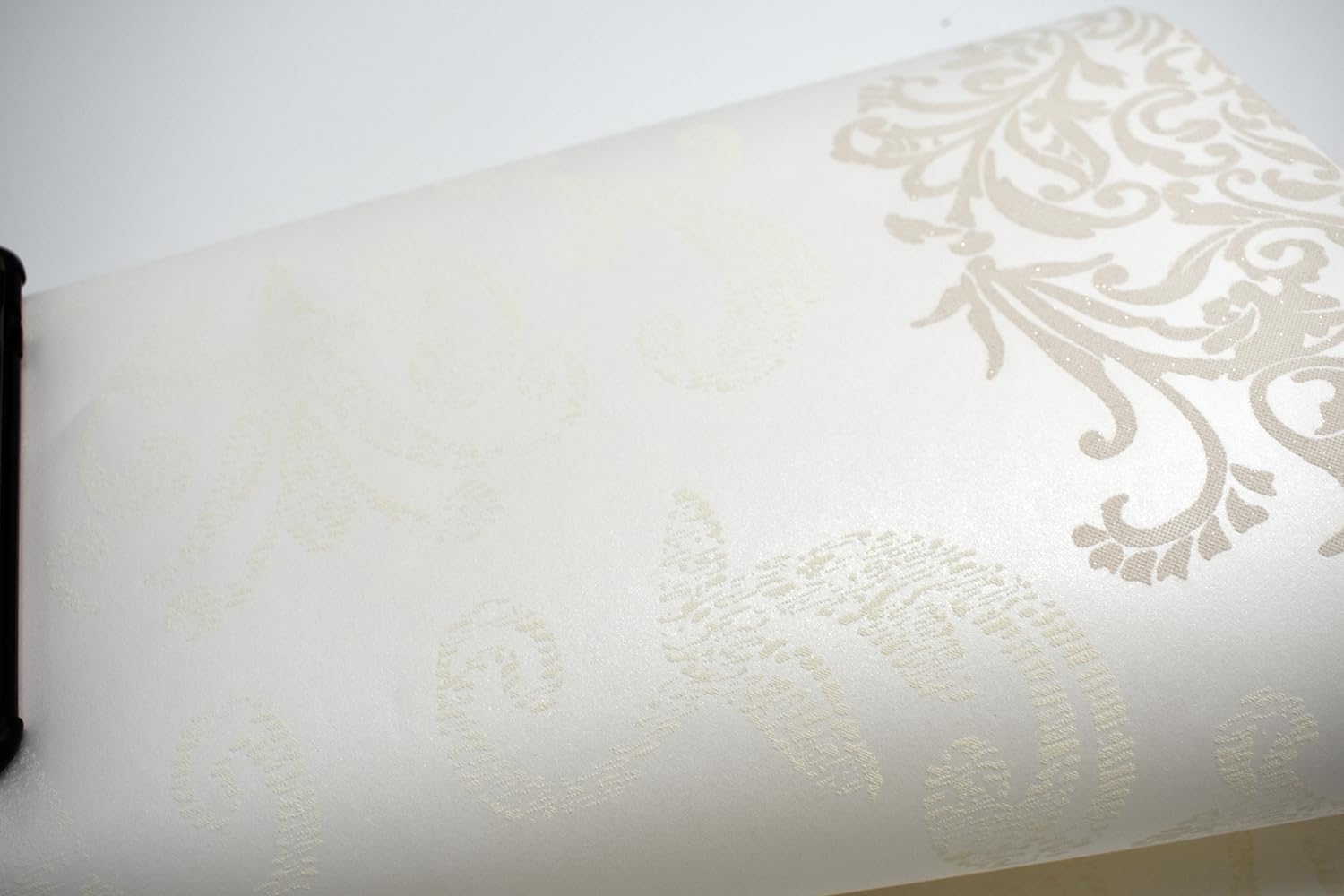 Q QIHANG European-Style Damascus PVC Fabric Flocking Bronzing Thick 3D Wallpaper Embossed Bedroom Living Room TV Background Wallpaper Non-Pasted Wallpaper 1.73' W x 32.8' L (Creamy-White)