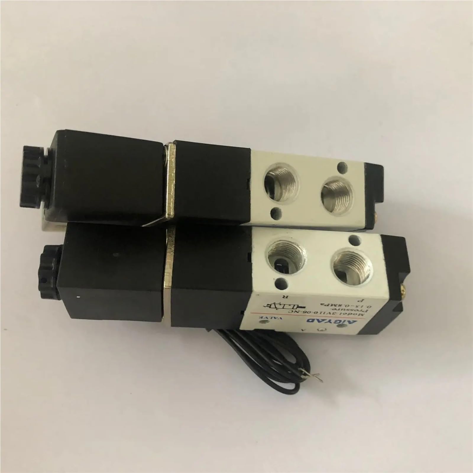 3V110-06 Elettrovalvola a 3 vie aria pneumatica controllo elettrico gas magnetico 1 pezzo (raccordo 6 mm, AC220V)