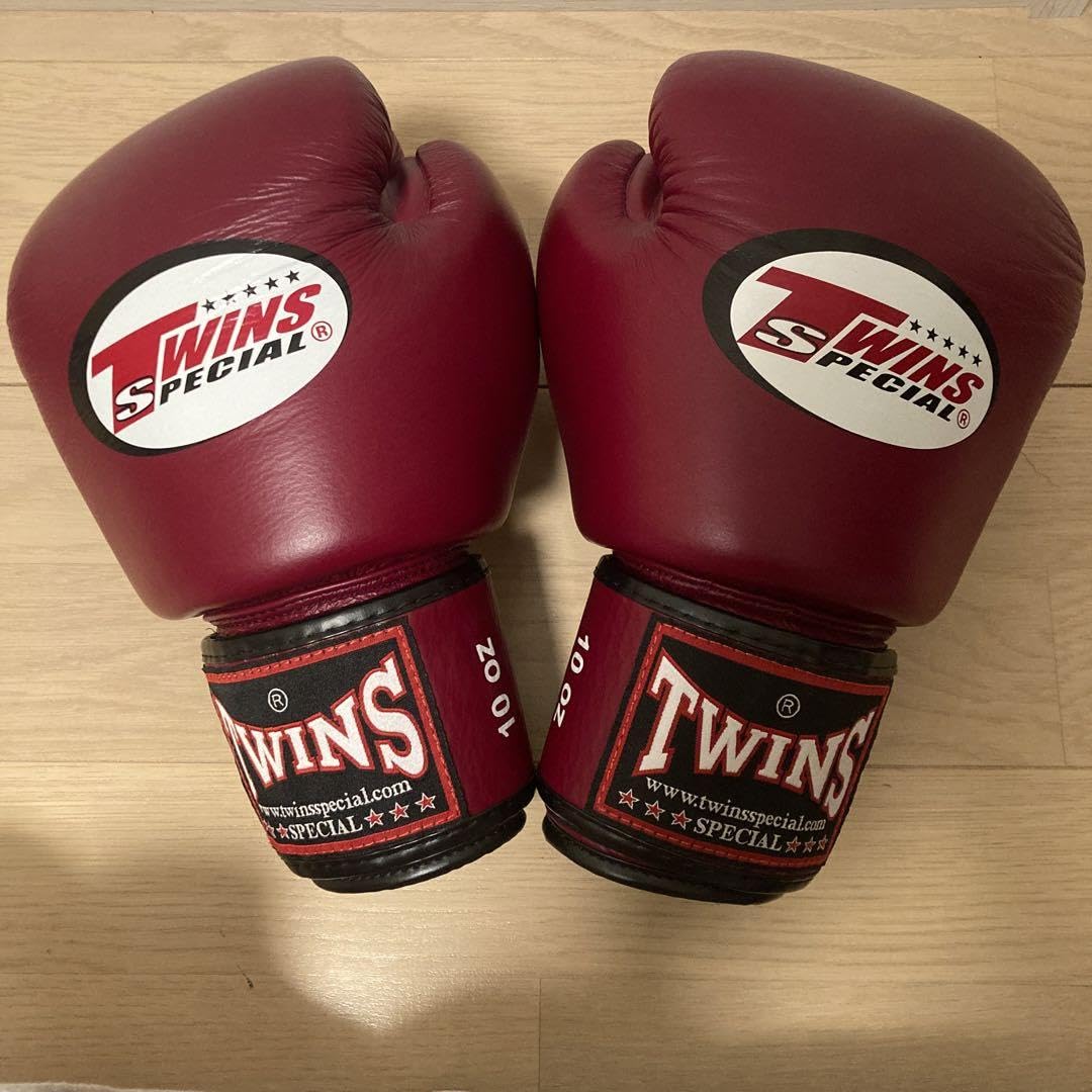 Amazon.co.jp: twins ボクシンググローブ 10oz 本革 : スポーツ  
