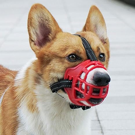 Amazon Co Jp 犬の銃口 犬用のソフトバスケットシリコン銃口 吠え防止 噛む 噛む 舐める 調整可能 鼻の犬の銃口 反射付き ペット用品