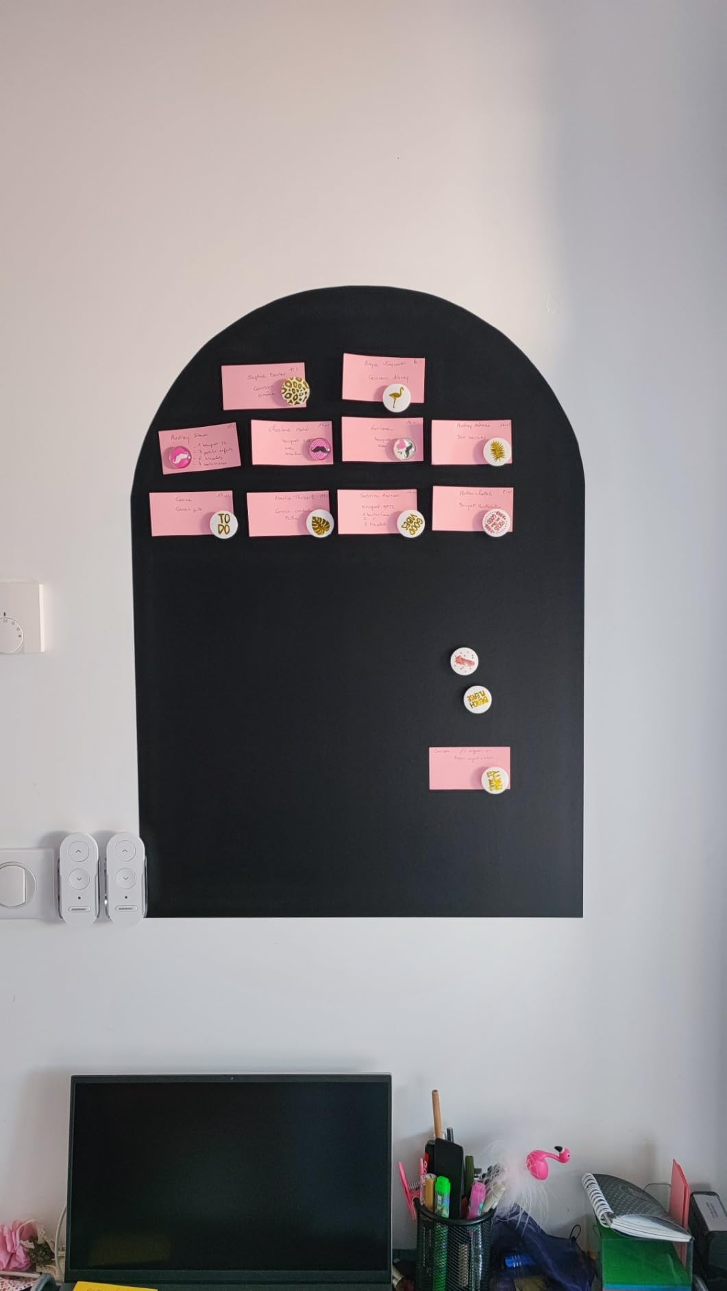 Lámina magnética, base adhesiva para imanes, pizarra magnética, lámina de ferro autoadhesiva, se puede escribir, lavable, magnética (negro, 80 x 60 cm)