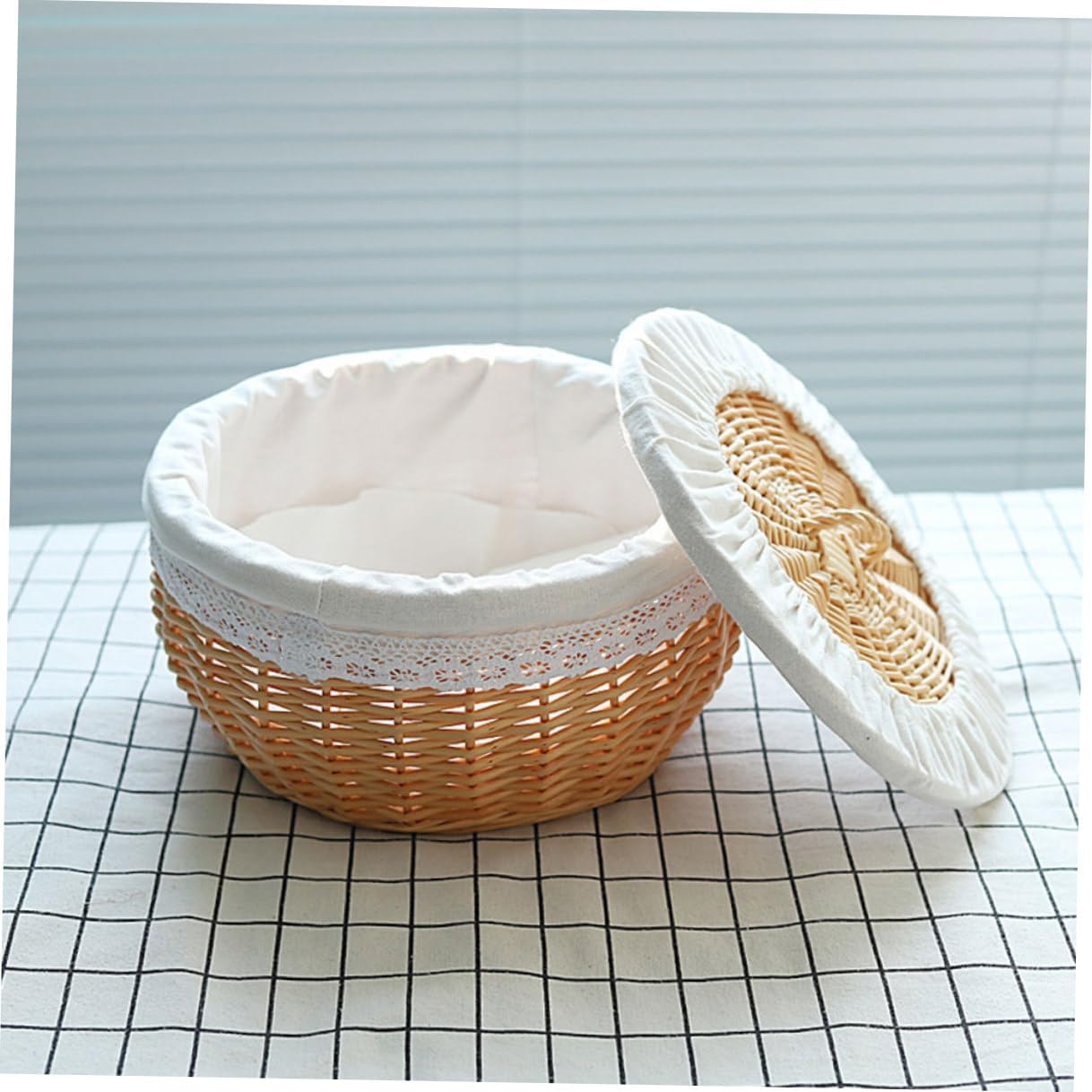 Woven Bread Storage Basket with Pure White Liner, Medium 30cm Diameter, Rattan Food Storage Basket for Kitchen and Dining Table, Household Fruit and Snack Organizer