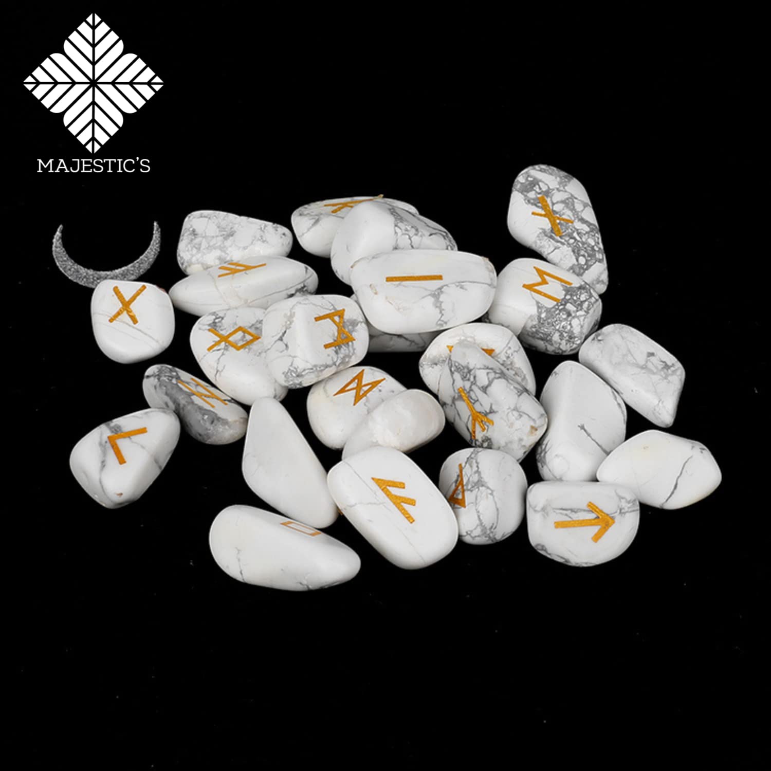 Runes Divinatoires VIKINGS - Pack de 25 Runes en Pierres Naturelles en HOWLITE Gravées 💎 (2cm x 1cm) + Sac Noir + Ebook Pratique (PDF) - Alphabet Runique Futhark parfait pour Divination, Voyance