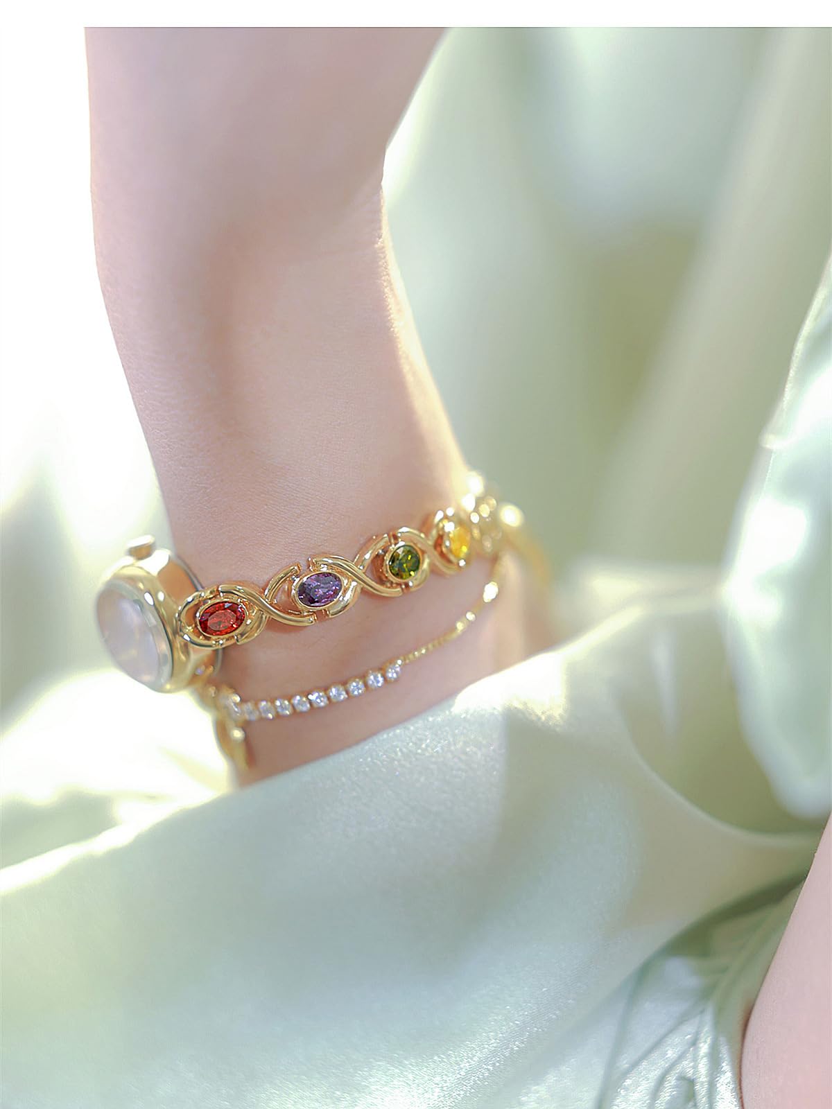 XCZAP Modische Damenuhr, exquisit, kompakt, Quarzuhr, elegant, luxuriös, silberfarben, Designer-Legierung, wasserdichtes Armband