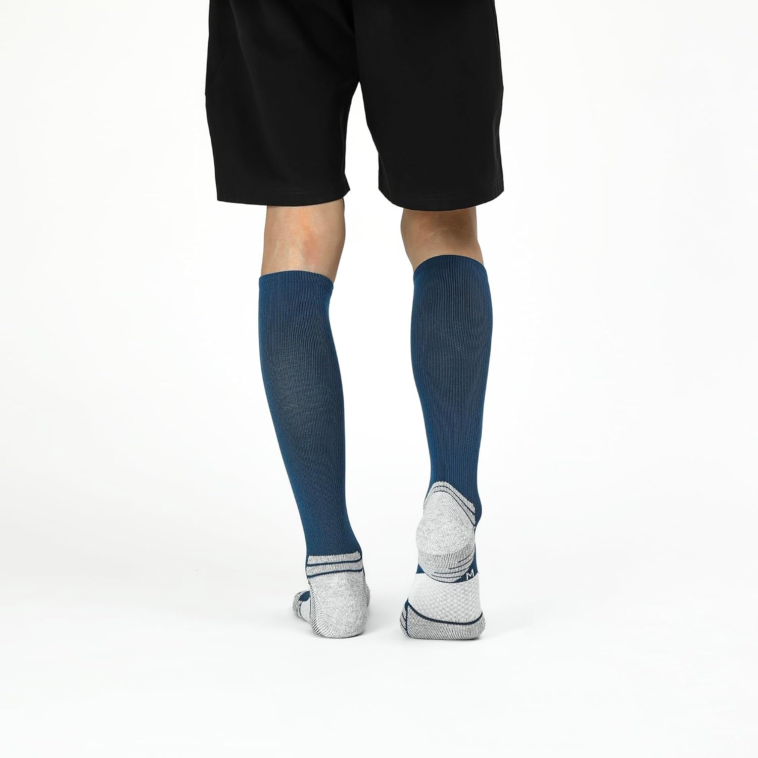 WANDER 3-6 Pairs Men's Athletic Run Cushion Over-the-Calf Tube Socks - Image 6