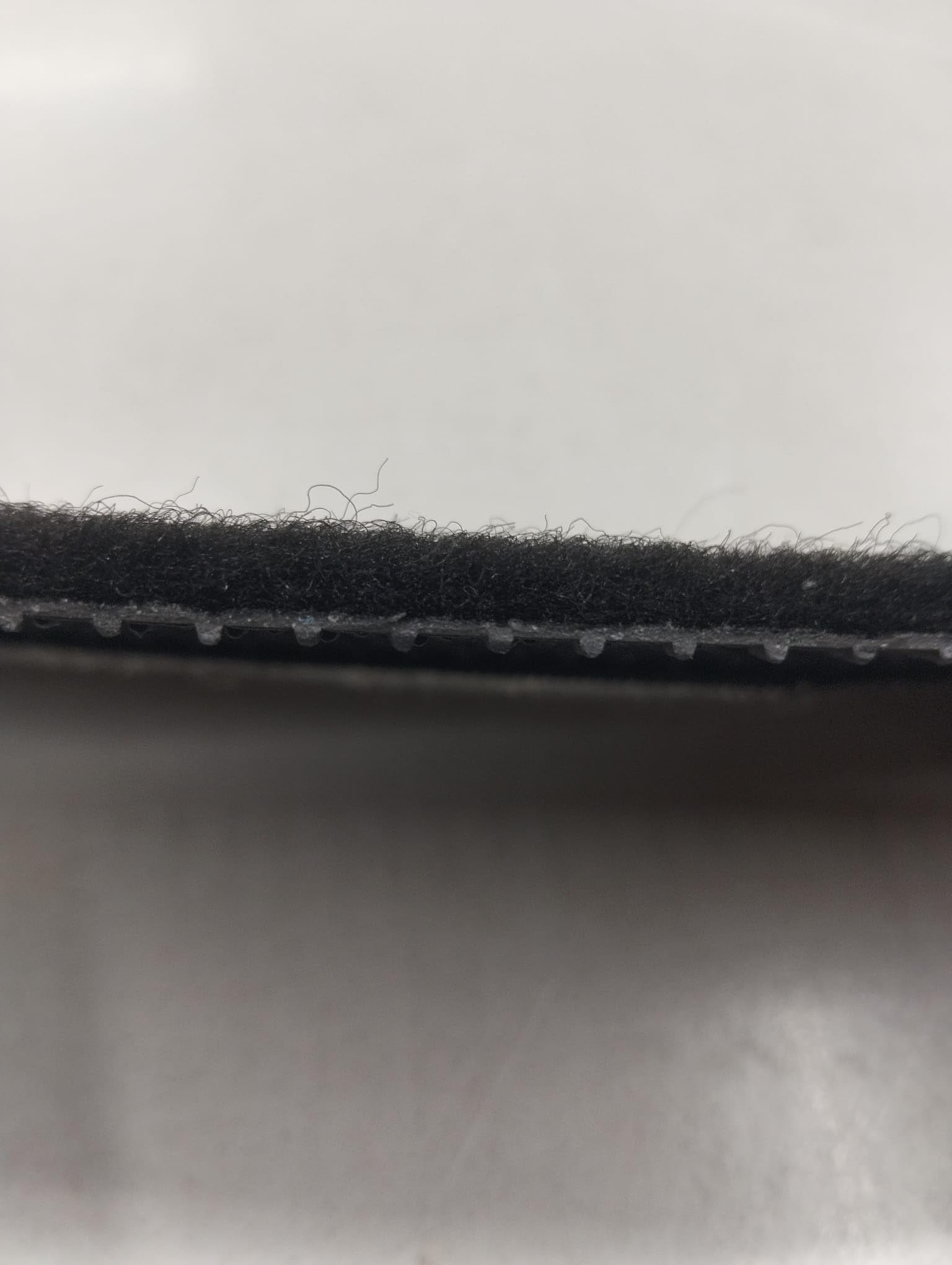 Set Tappetini Auto Fiat Panda, 4 Pezzi in Moquette Nera, con Bordino Velcrato Antiscivolo (4 ricami laterali, moquette standard 6mm)