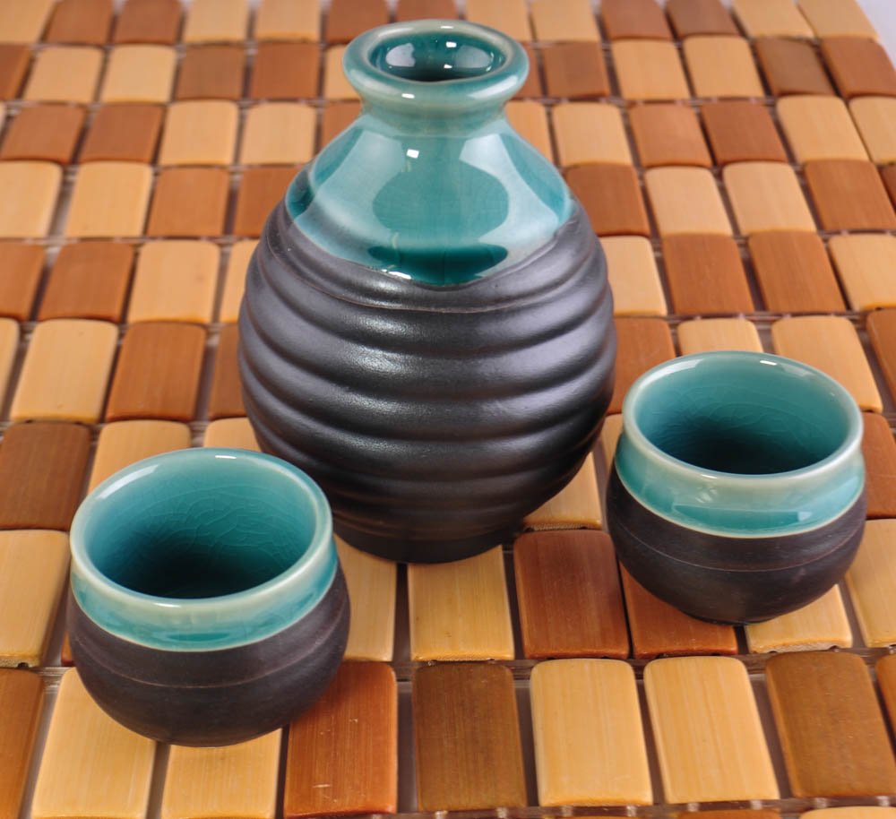 3 Pieces Japanese Sake Set Ocean Blue with Crackle Design, 3 Pieces Set, (8-Ounces Bottle / 2-Ounces Cups)