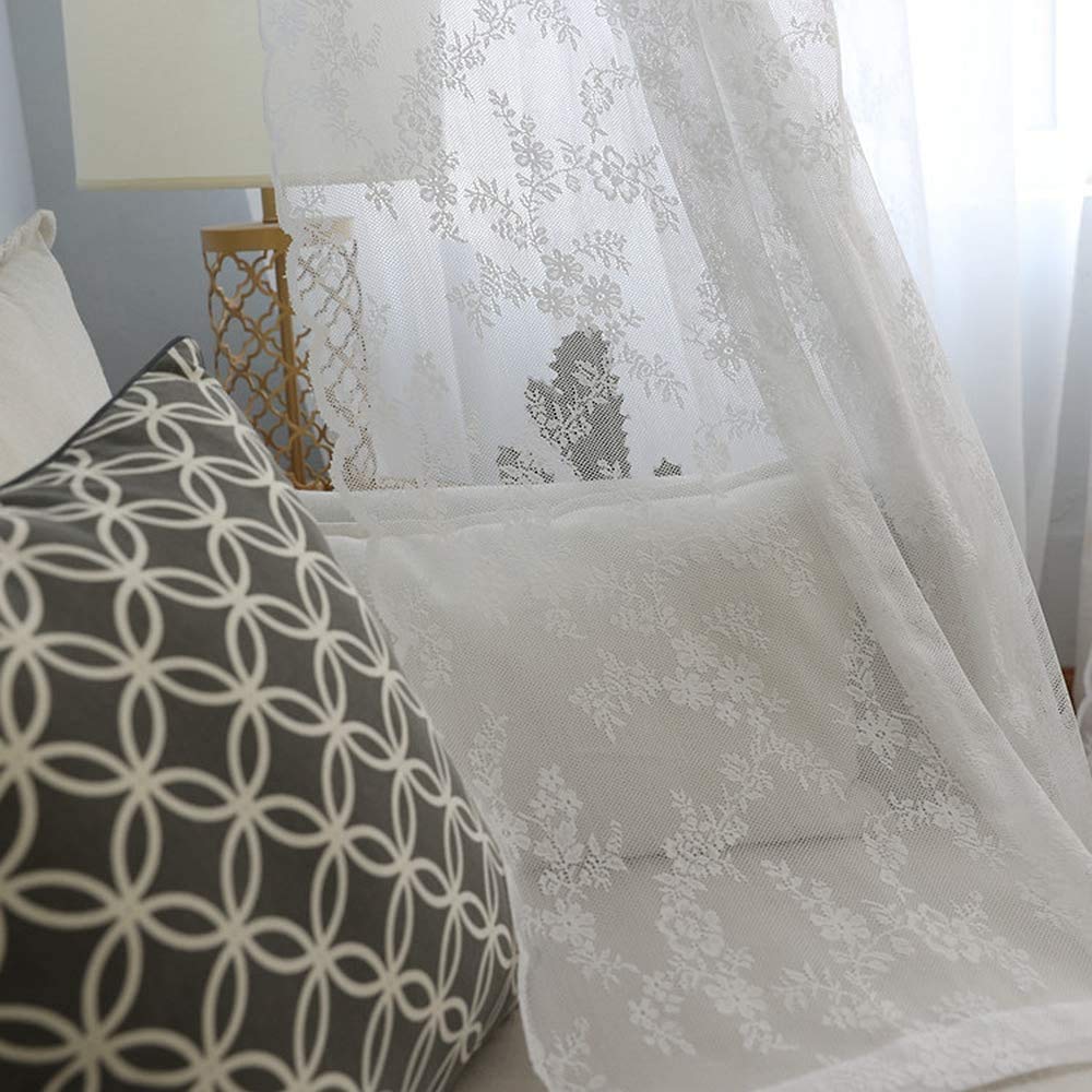 Rideaux transparents blancs pour salon éliminant le vis-à-vis sans perdre la lumière