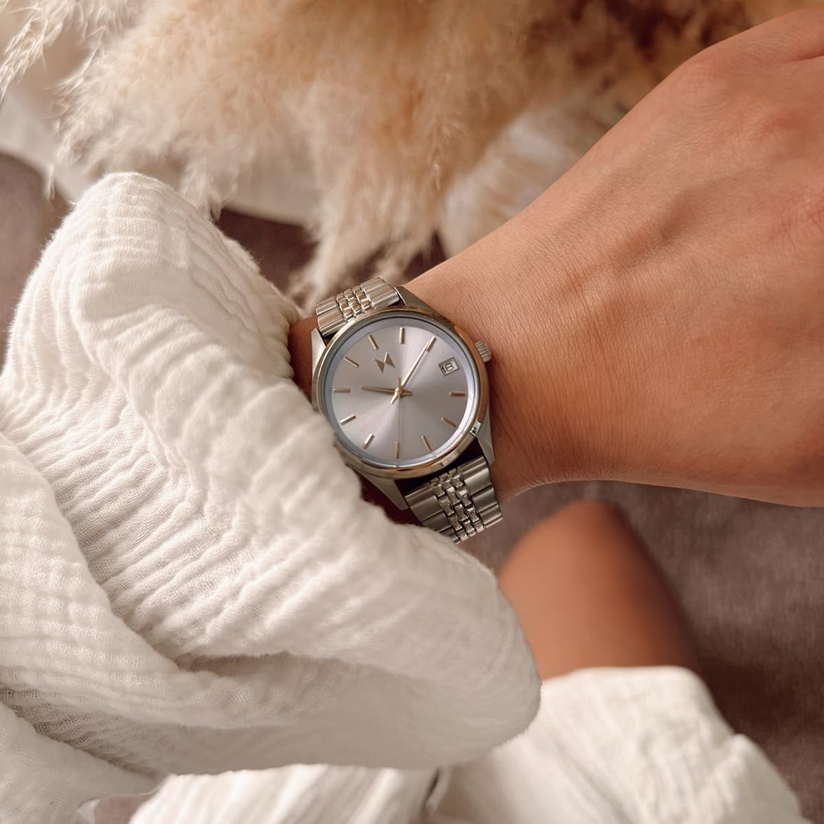 MVMT Rise Boyfriend Watches for Women - Premium Minimalist Vintage Watch - Analog - 5 ATM/50 Meters Water Resistance - 36mm - Image 4