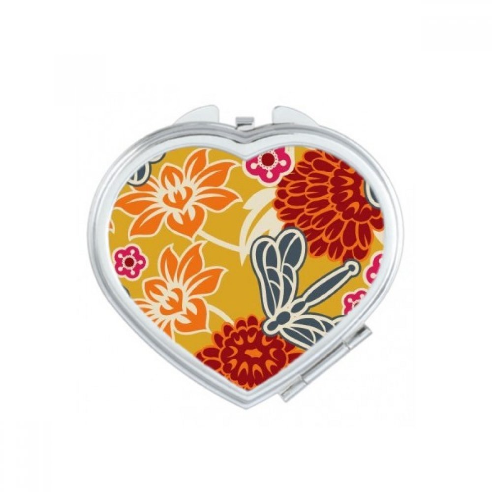 Miroir compact cœur pour corriger votre maquillage partout sans encombrement