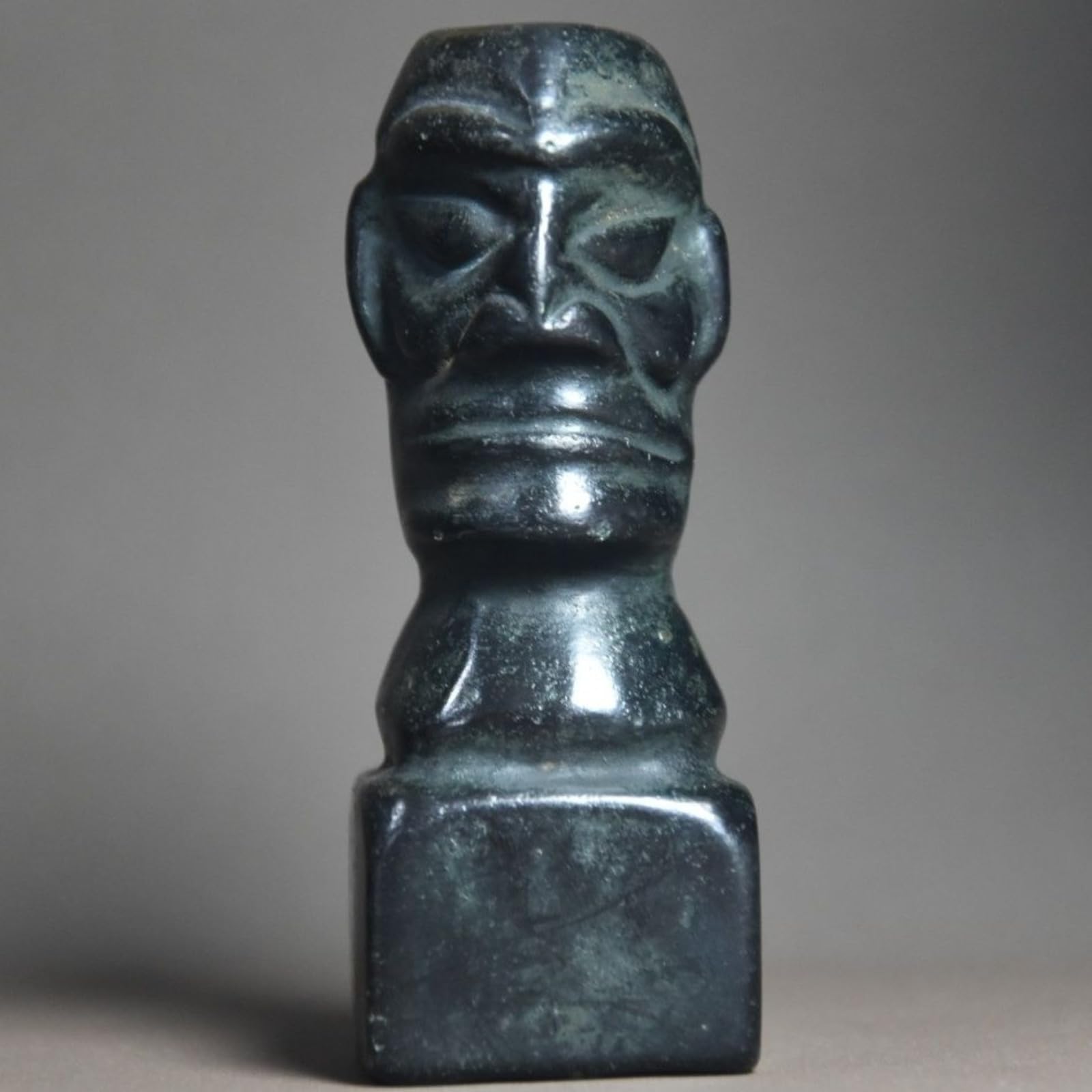 Météorite de la culture Hongshan antique objet de collection en fer de 8 cm