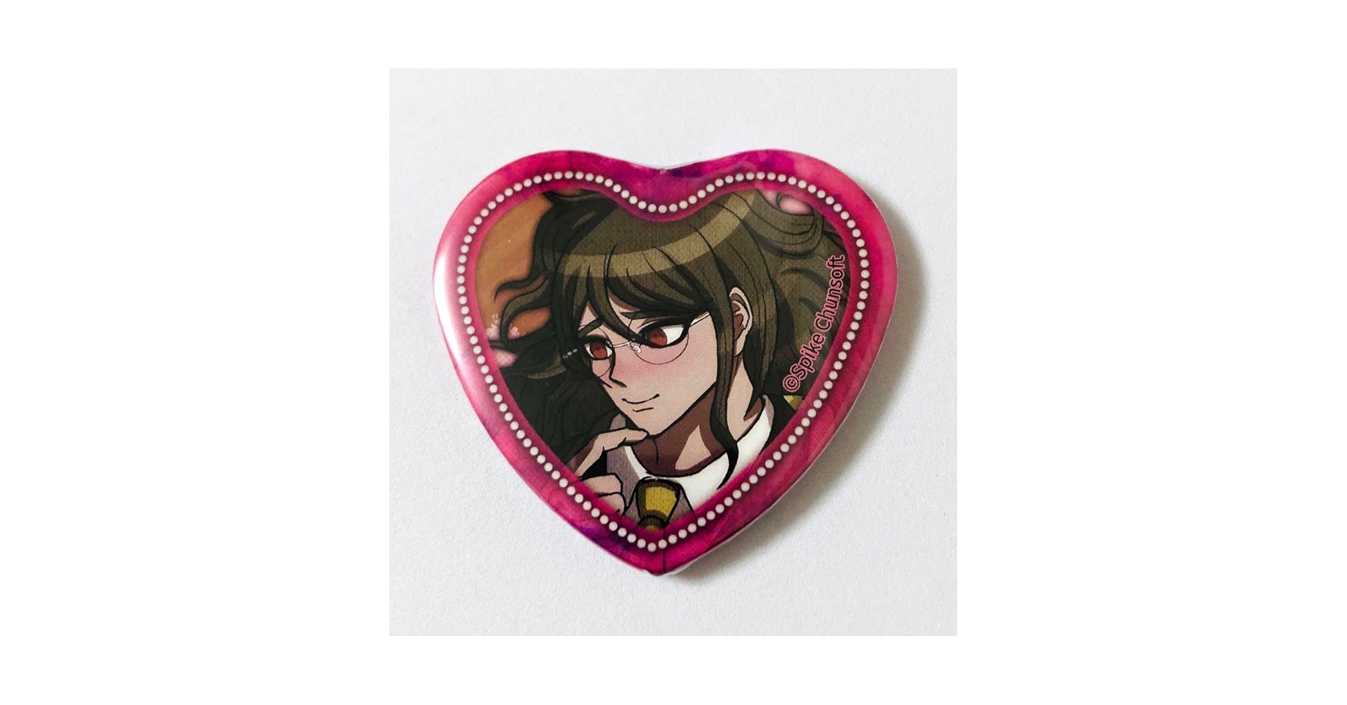 Amazon.co.jp: ナンジャタウン テレ顔 照れ顔 ハート缶バッジ 獄