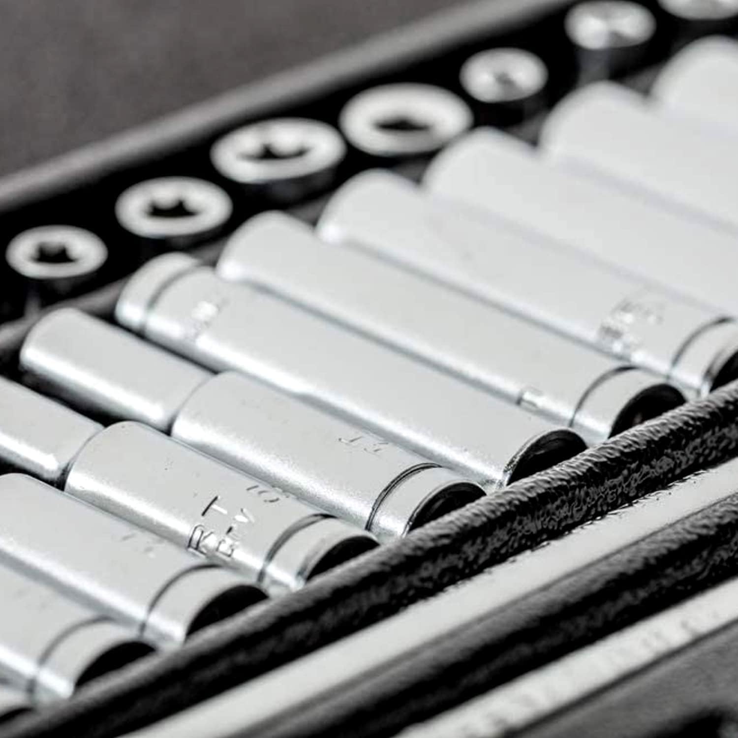Högert Technik - Set di utensili da 63 pezzi Valigetta portautensili Chiavi a bussola, punte e accessori 1/4” Cr-V Stampato a stampo I Meccanismo a cricchetto con 72 nottolini