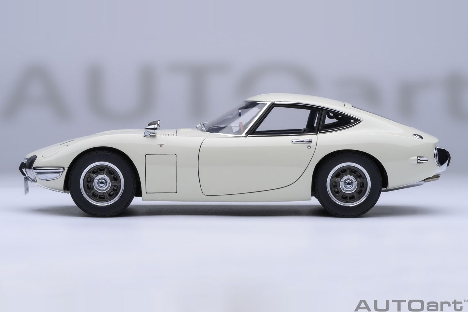 Amazon | オートアート (AUTOart) トヨタ 2000GT 1967 (ホワイト