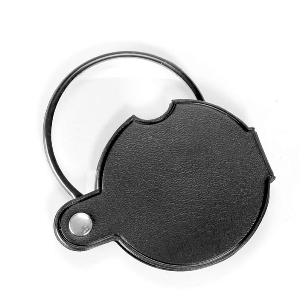 Loupe avec lumière pour personnes âgées luttant contre la fatigue visuelle au quotidien