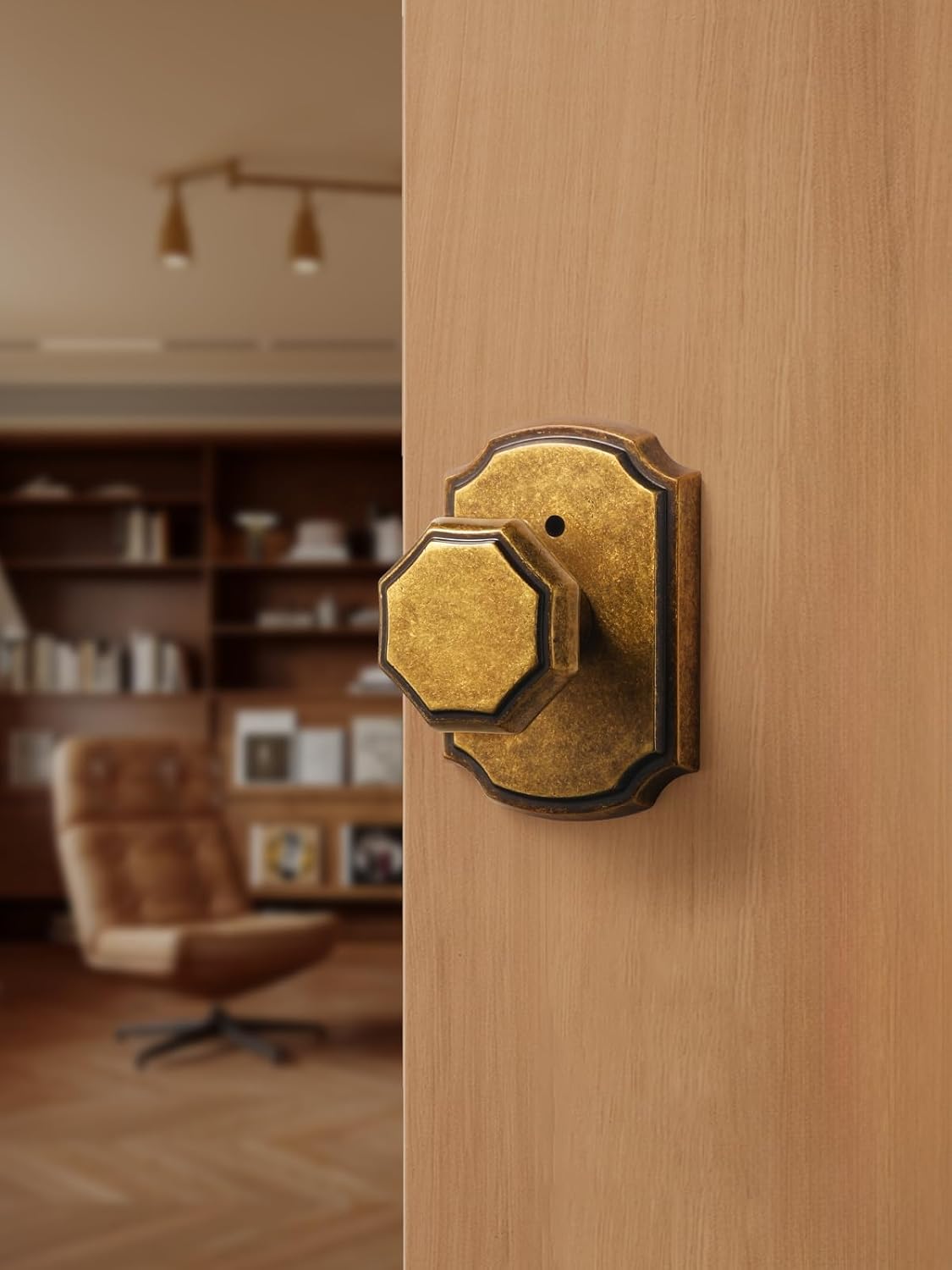 1 Pack Antique Brass Door Knobs Interior Privacy Door Knob with Lock for Bedroom and Bathroom,Zinc Alloy