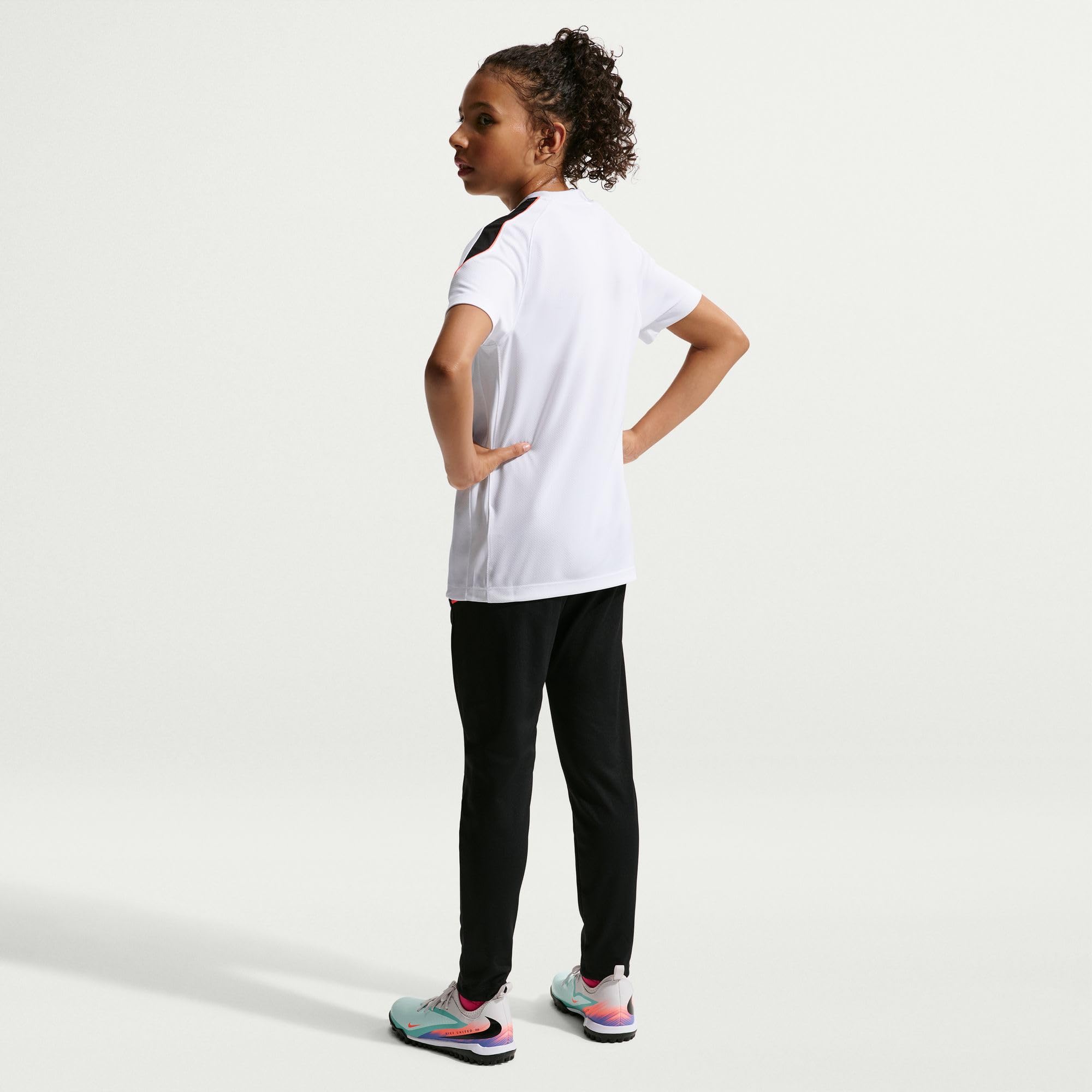 NIKE Top piłkarski z krótkim rękawem Uniseks - dzieci Nike Strike Dri-fit Kurzarm-fußballoberteil Für Ältere Kinder
