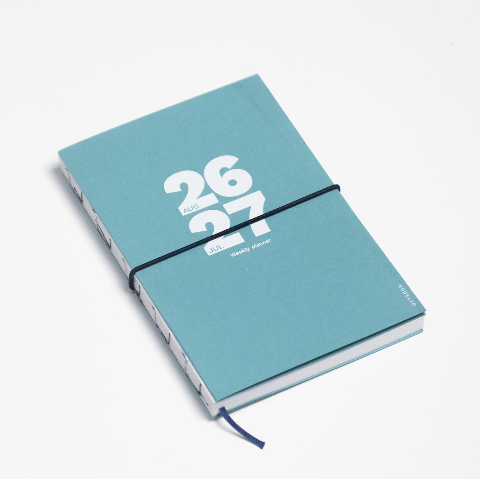 OCTÀGON DESIGN | 2026-2027 Weekly Planner | Encuadernación tipo Exposed Spine| Planificador semanal | 12 meses; agosto 2026 - julio 2027 | Tamaño similar a A5 (13,5 x 20 cm) | Color Caribbean Blue