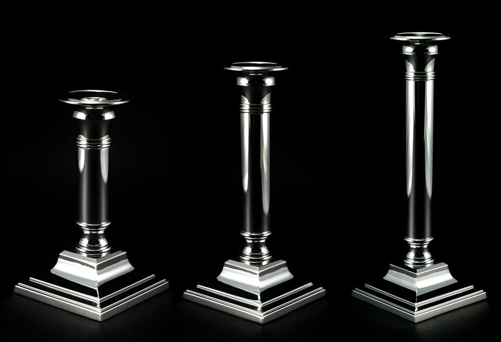 Design Kerzenhalter versilbert anlaufgeschütz Kerzenleuchter für Stabkerzen qudratisch 23 cm