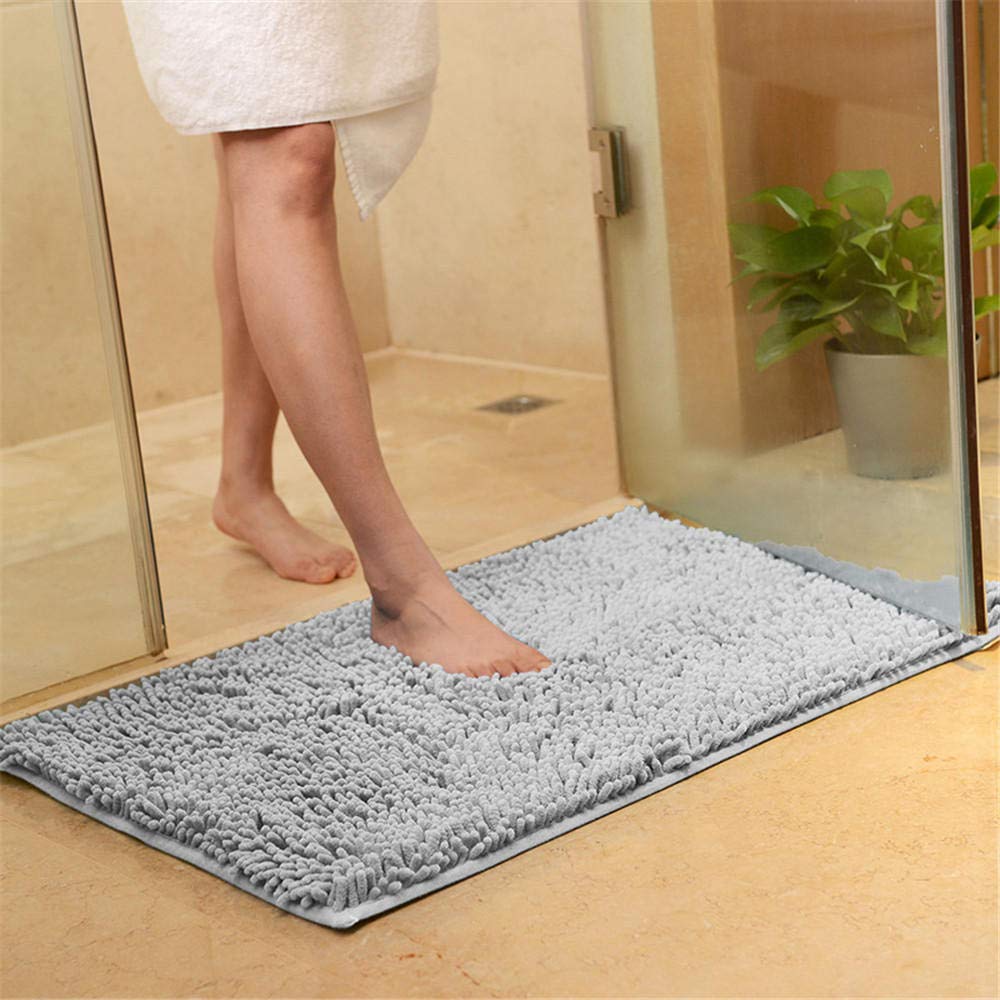 Tapis de couloir doux et gris pour habiller votre entrée avec style