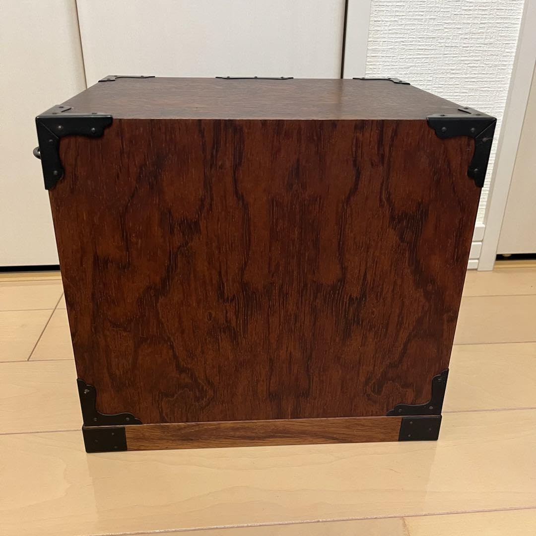 和箪笥　アンティーク　木製　獅子柄　金具　漆　たんす　家具　引き出し　4s Amazon.co.jp: 和箪笥 アンティーク 木製 獅子柄 金具 漆 たんす 家具