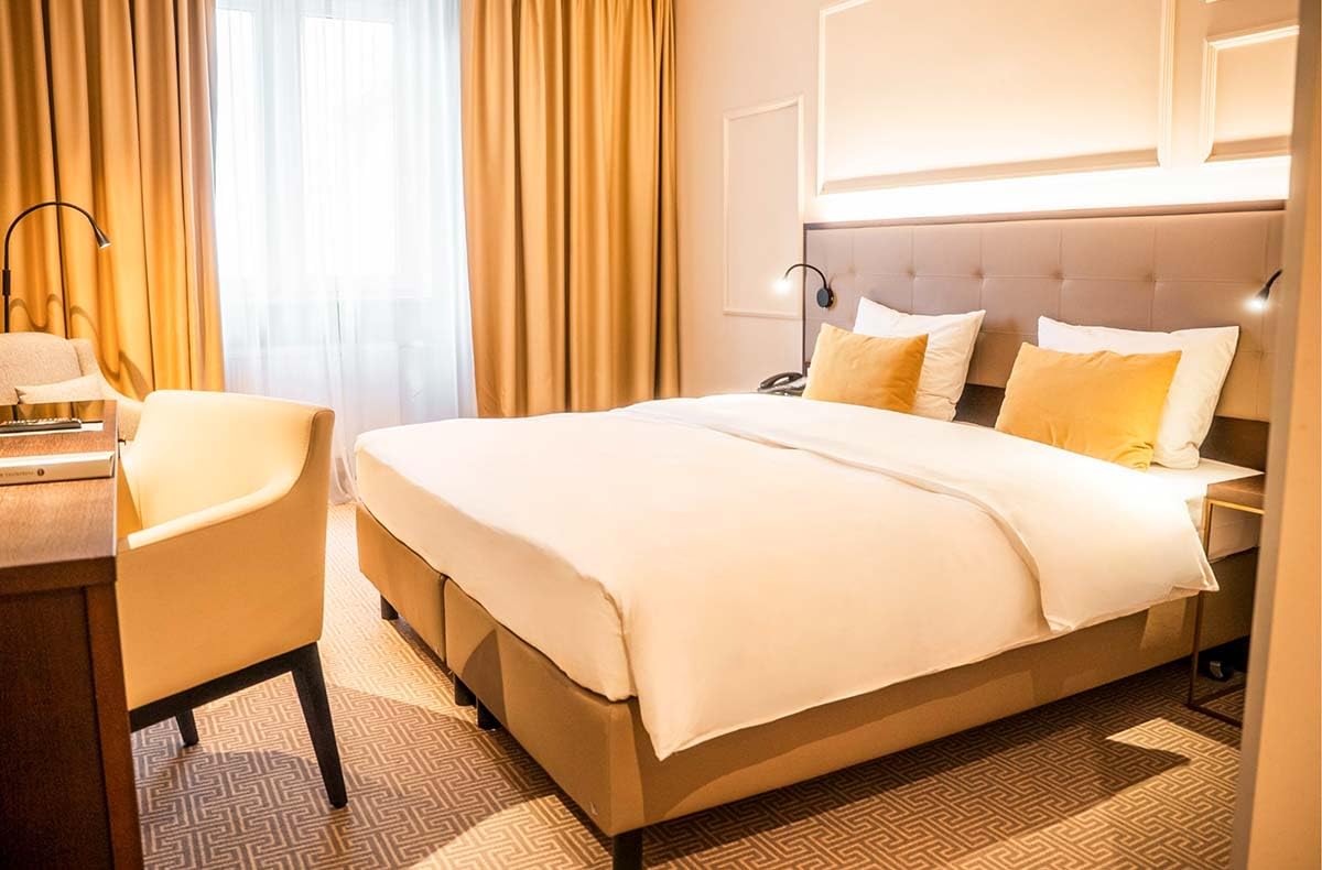 JOCHEN SCHWEIZER Geschenkgutschein: Kurzurlaub mit Therme Bad Kreuznach für 2 (1 Nacht)