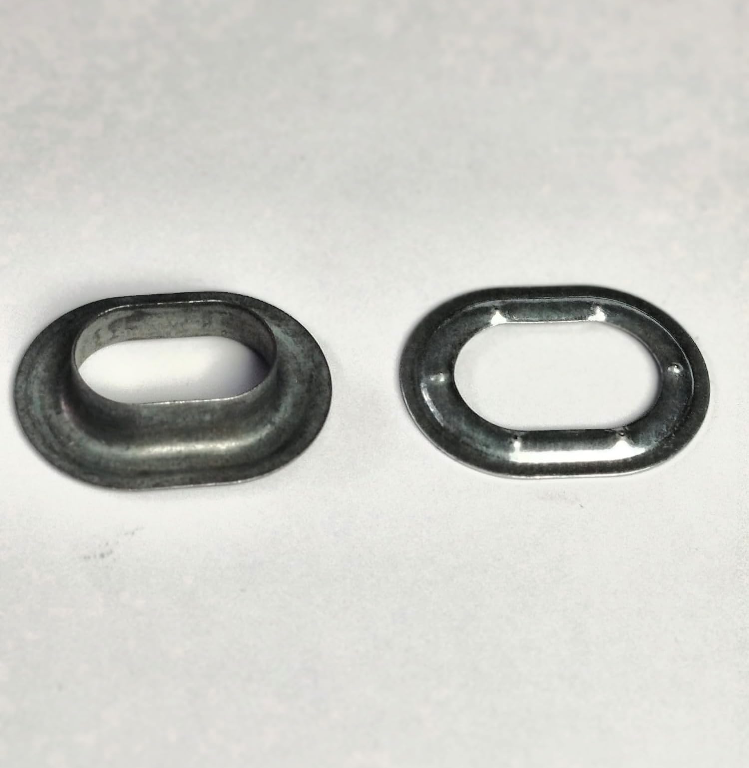 Oval Ösen Set Einschlagstempel Locheisen Hammer 22,5x13,5 mm + 50 Ösen Zink Ösenwerkzeug Stanze Presse