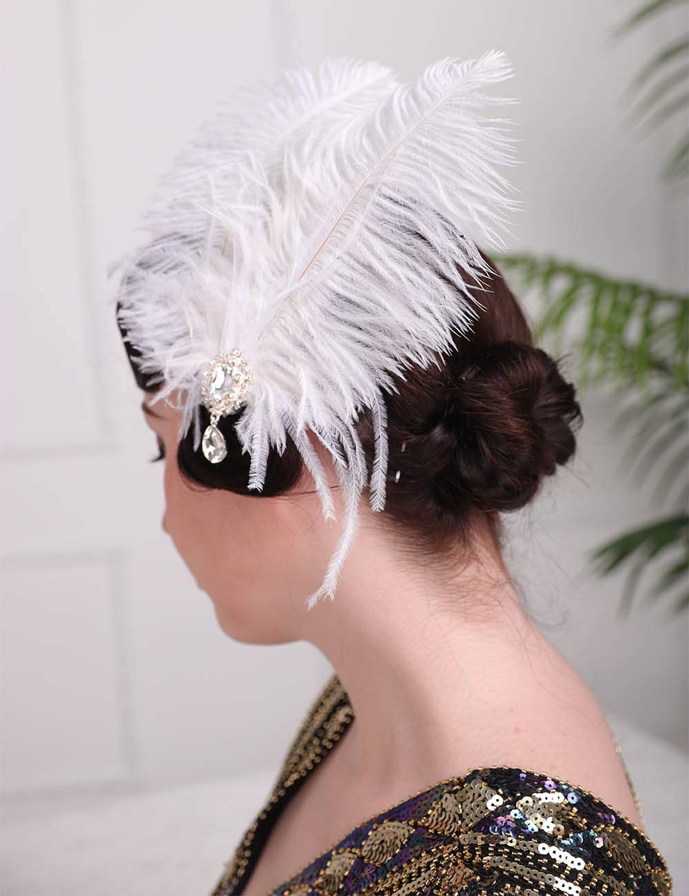 Anglacesmade 1920s Flapper White Feather Headpiece Crystal Pearl Pendant Hair Clip Roaring 20s Feather Accessories Masquerade Hair Jewelry for Women and Girls - Image 3