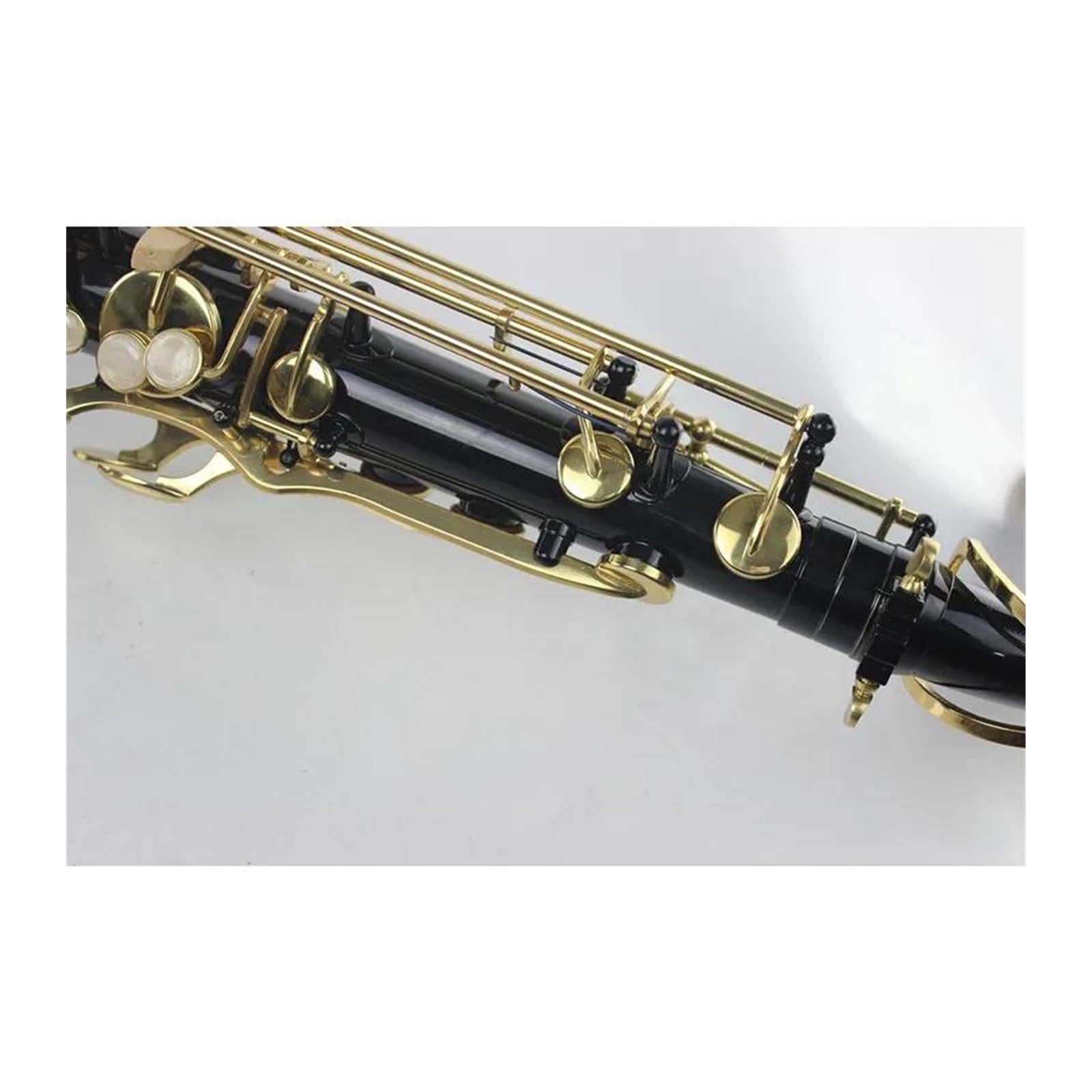 新古品【定価39万】台湾製アルトサックス　Tornade ブラックニッケルサテン 新古品【定価39万】台湾製アルトサックス Tornade ブラック