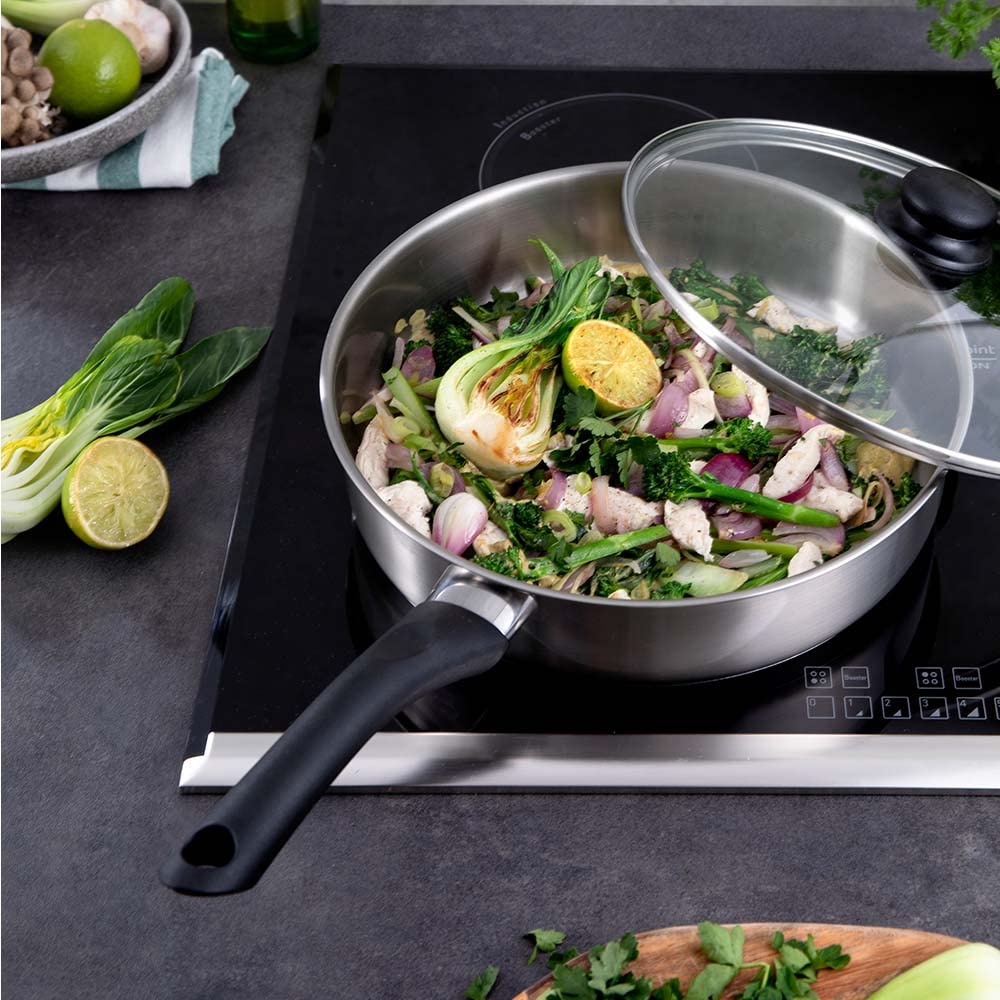 BK Cookware Bold 28cm Edelstahlpfanne mit hohem Rand, induktionsgeeignet, satinierte Oberfläche, Stay Cool Griff, spülmaschinenfest, silber