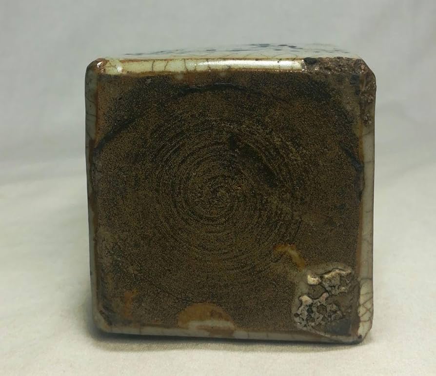 砥部焼　鞆徳利　青磁　保命酒徳利　酒器 Amazon.co.jp: 砥部焼 鞆徳利 青磁 保命酒徳利 酒器 高さ 17cm