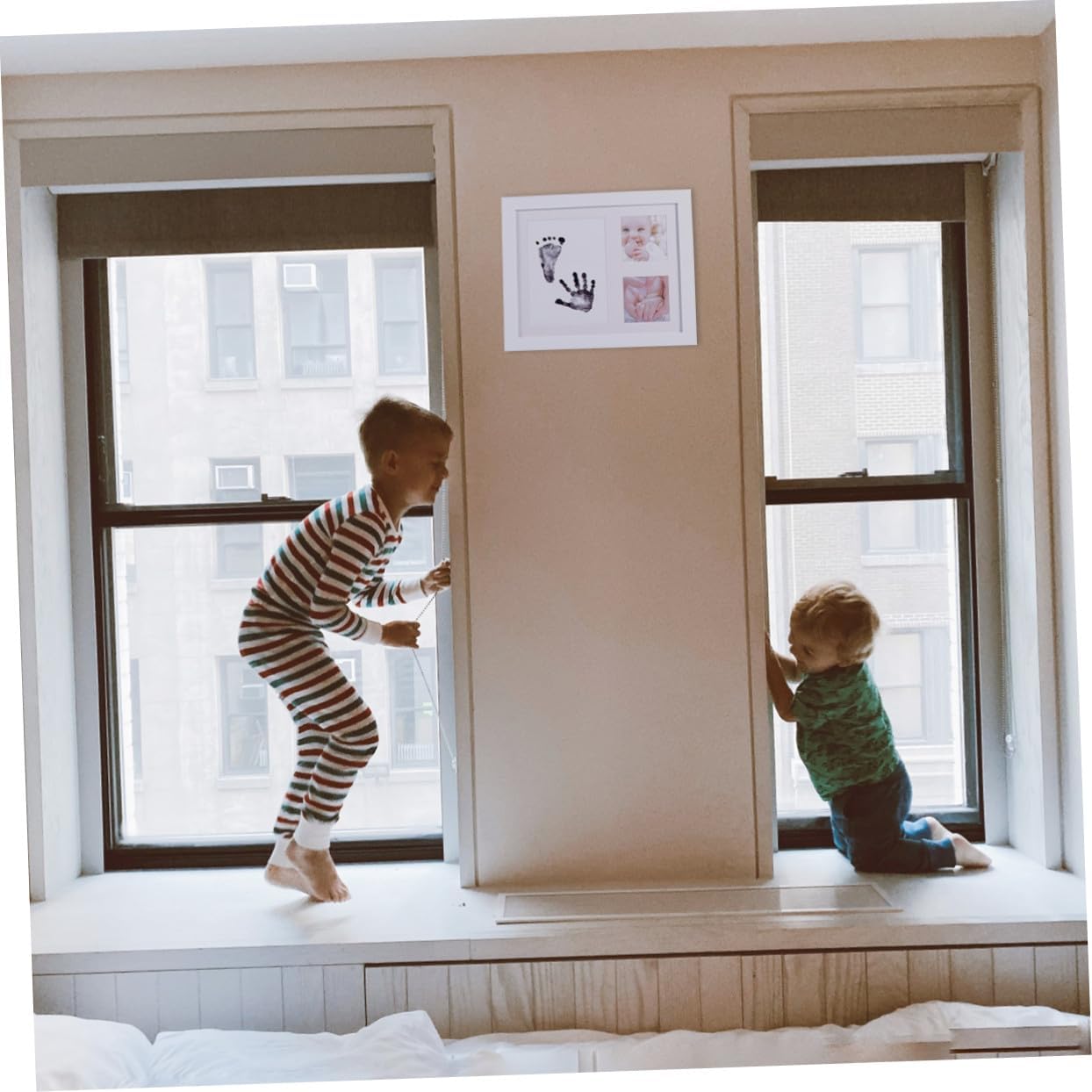 Creative Handprint Photo Frame Growth Record Display for Nursery Home Decor White PP Plastic Keepsake
