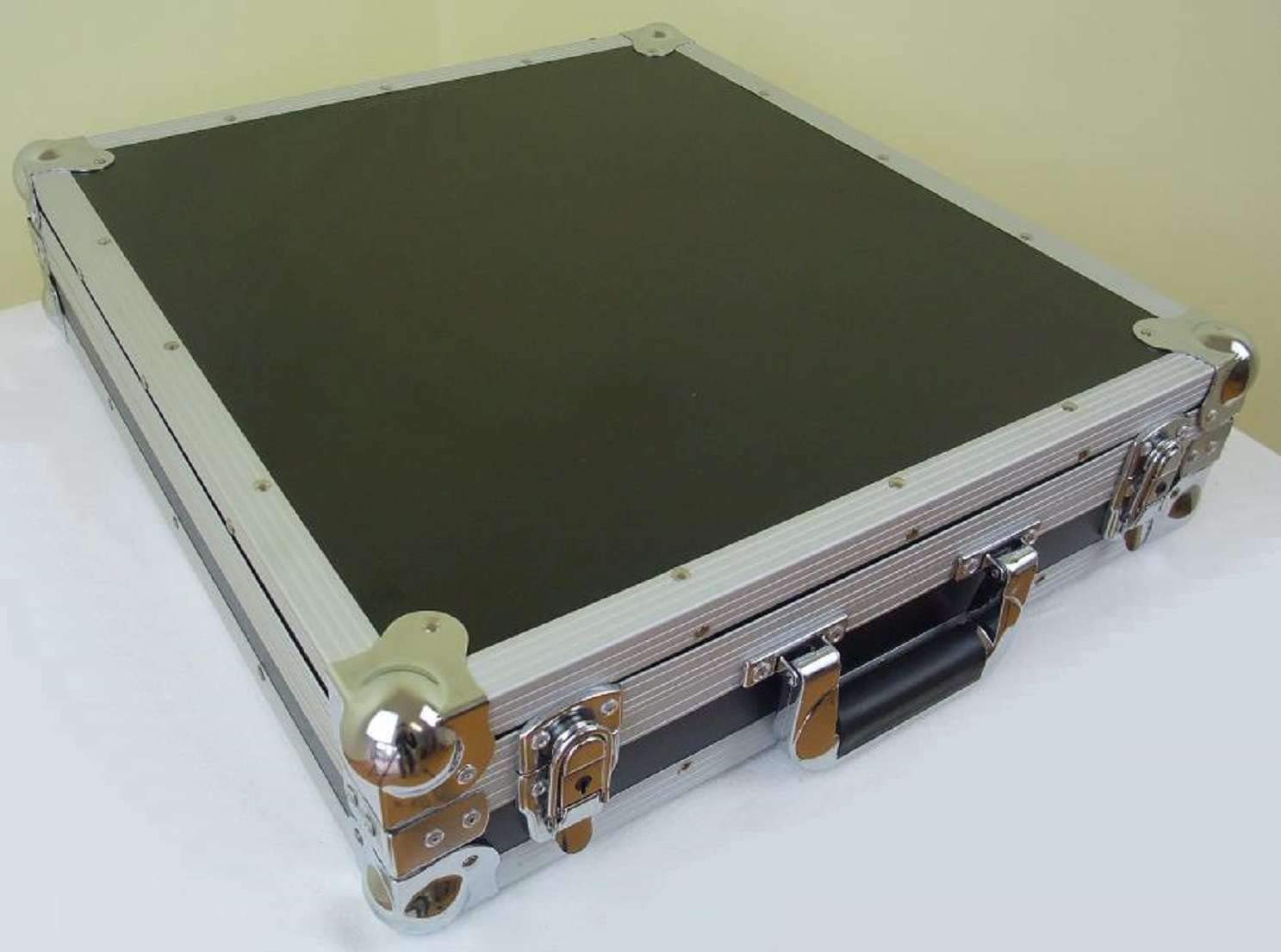 27250 Universal Mixercase, für bis zu 46,3 x 36,5 x 9,5 cm große Mischpulte (UMC-2)