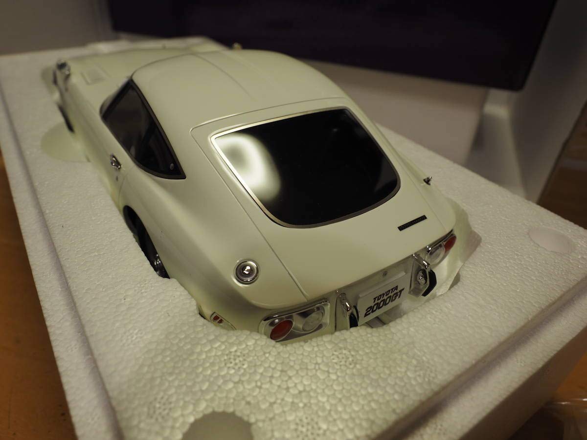 京商samurai 1/12TOYOTA2000GT クーペホワイト限定700台 京商samurai 1/12TOYOTA2000GT クーペホワイト限定700台