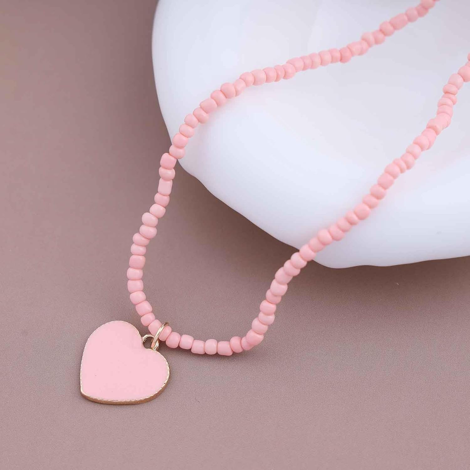 Andelaisi Boho Seed Bead Choker Necklace Vintage Rice Bead Necklace Choker Acrylic Heart Pendant Necklace Tiny Beaded Chain Necklace Jewelry for Women - Image 4