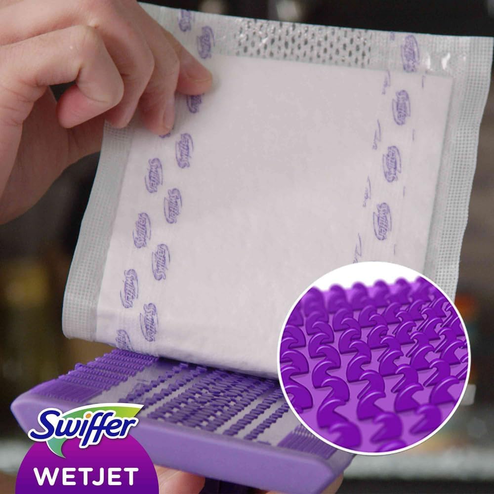 Swiffer Wetjet - Set di spazzole a spruzzo, 1 ricarica da 1,25 l WetJet e 10 salviette, trattiene polvere e sporco, progettato per tutti i tipi di pavimenti (1)