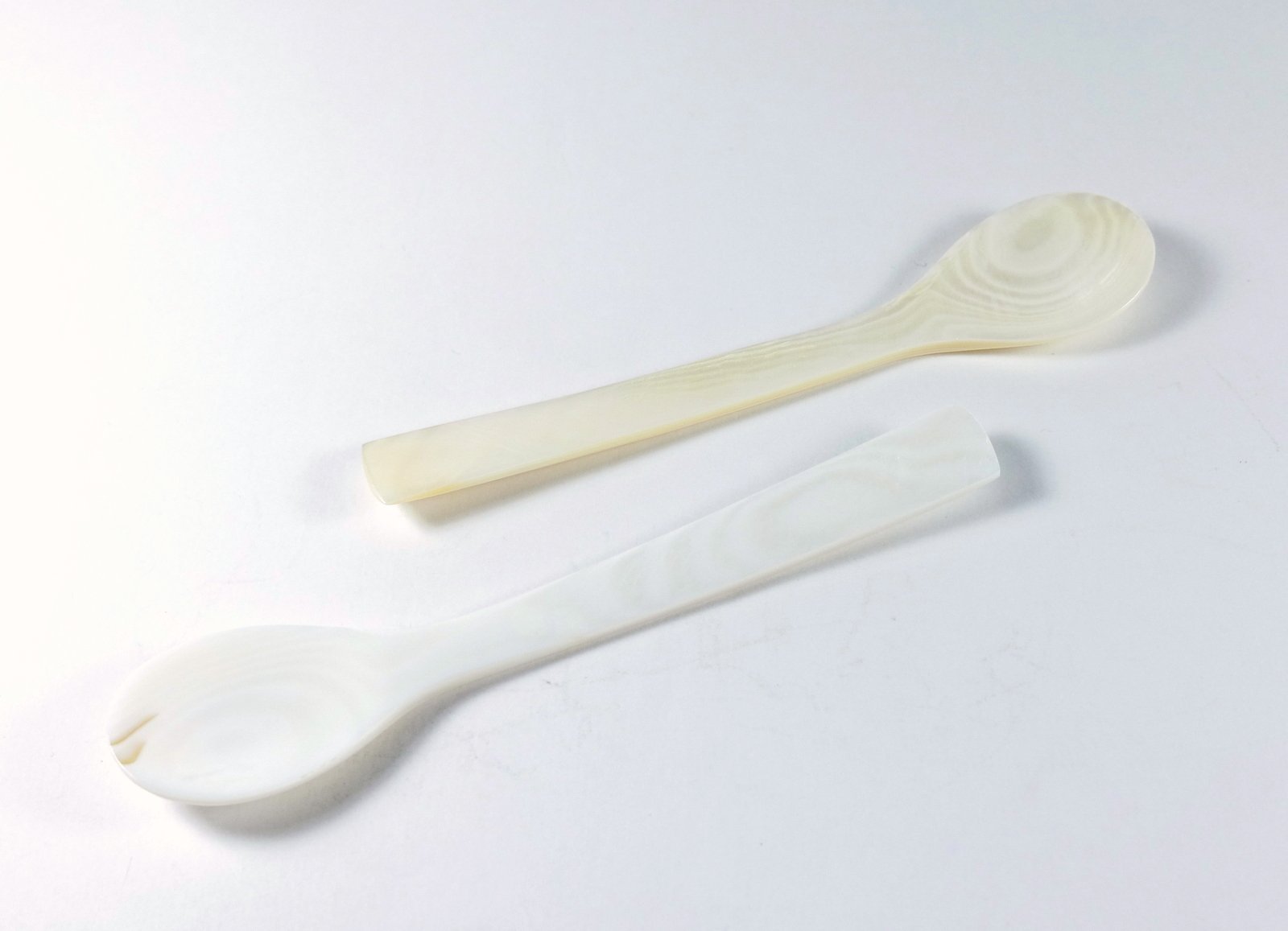 Sea Shell Caviar Utensils (3.25