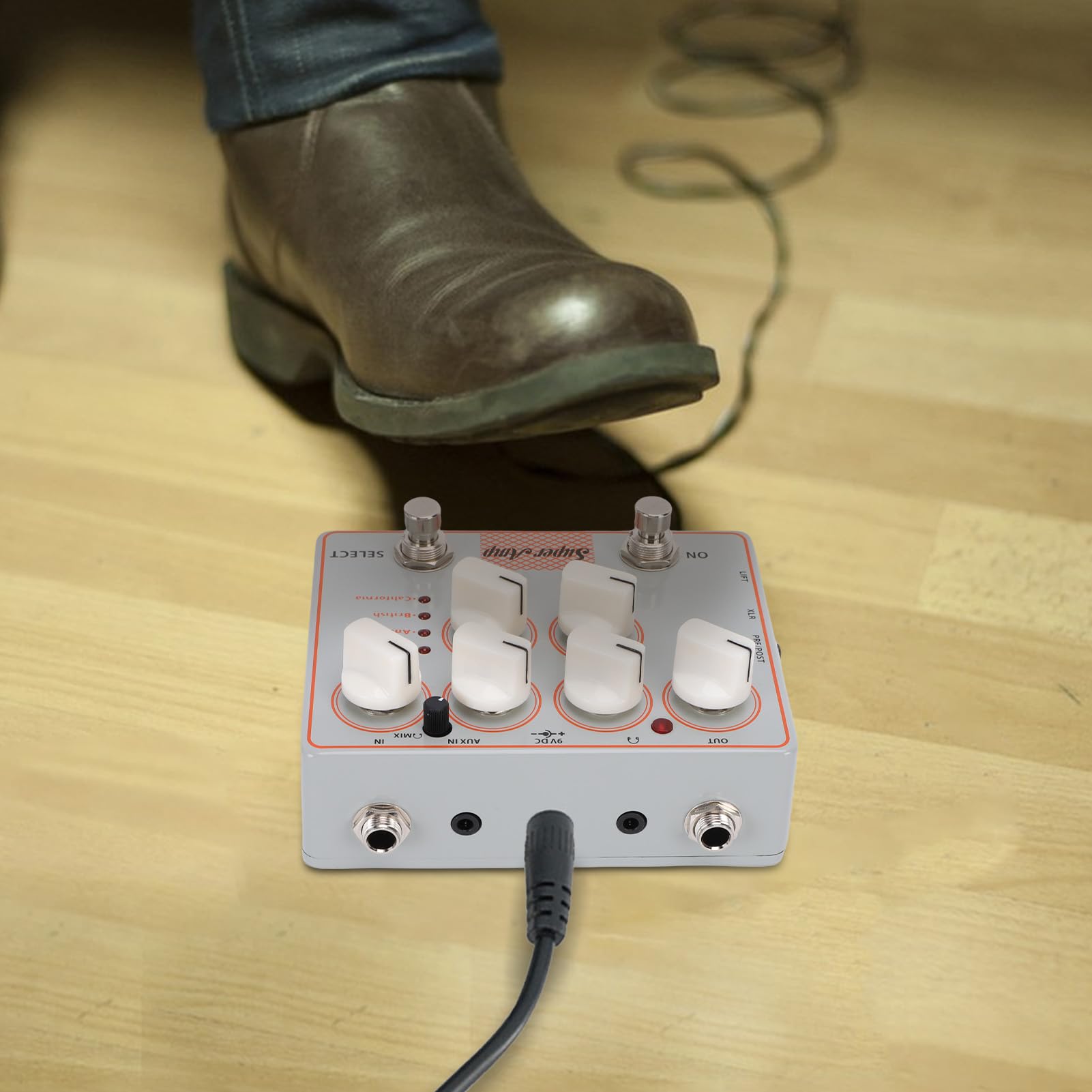 Btuty Pedale Effetti per Chitarra, DI Box Simulatore DI Amplificatore 4 in 1 con Simulatore DI Cabinet per Uscita Cuffie con Ingresso AUX, per Esercitarsi Nella Registrazione DI