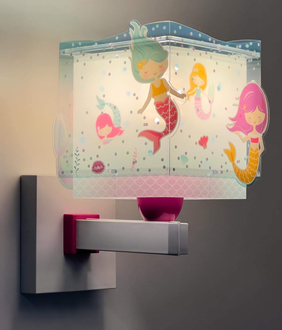 Dalber Lámpara Aplique Pared Infantil Mermaids Sirenas 63449 | Lámpara aplique de pared con instalación directa a la corriente o mediante cable con interruptor incluido.