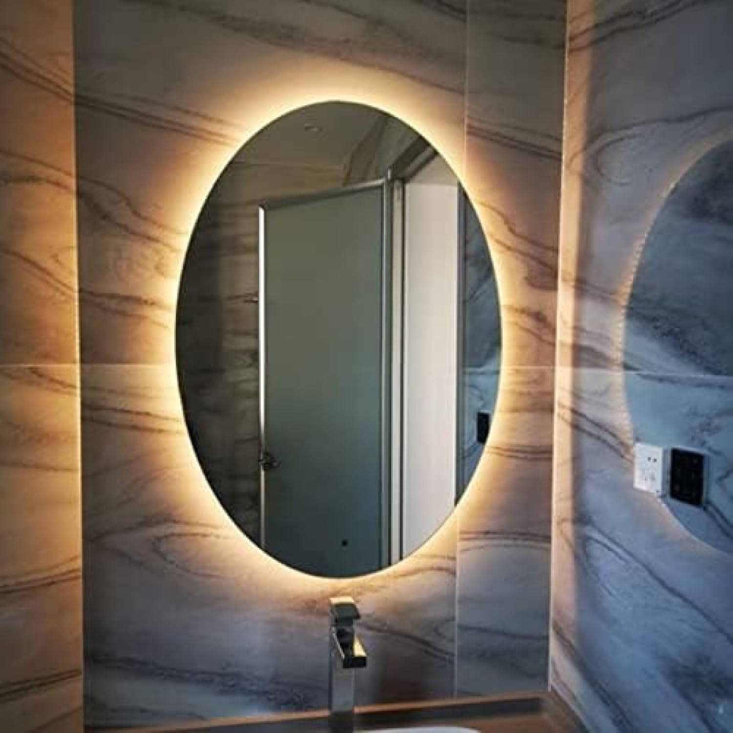Miroir ovale lumineux pour salle de bain moderne sans buée après la douche