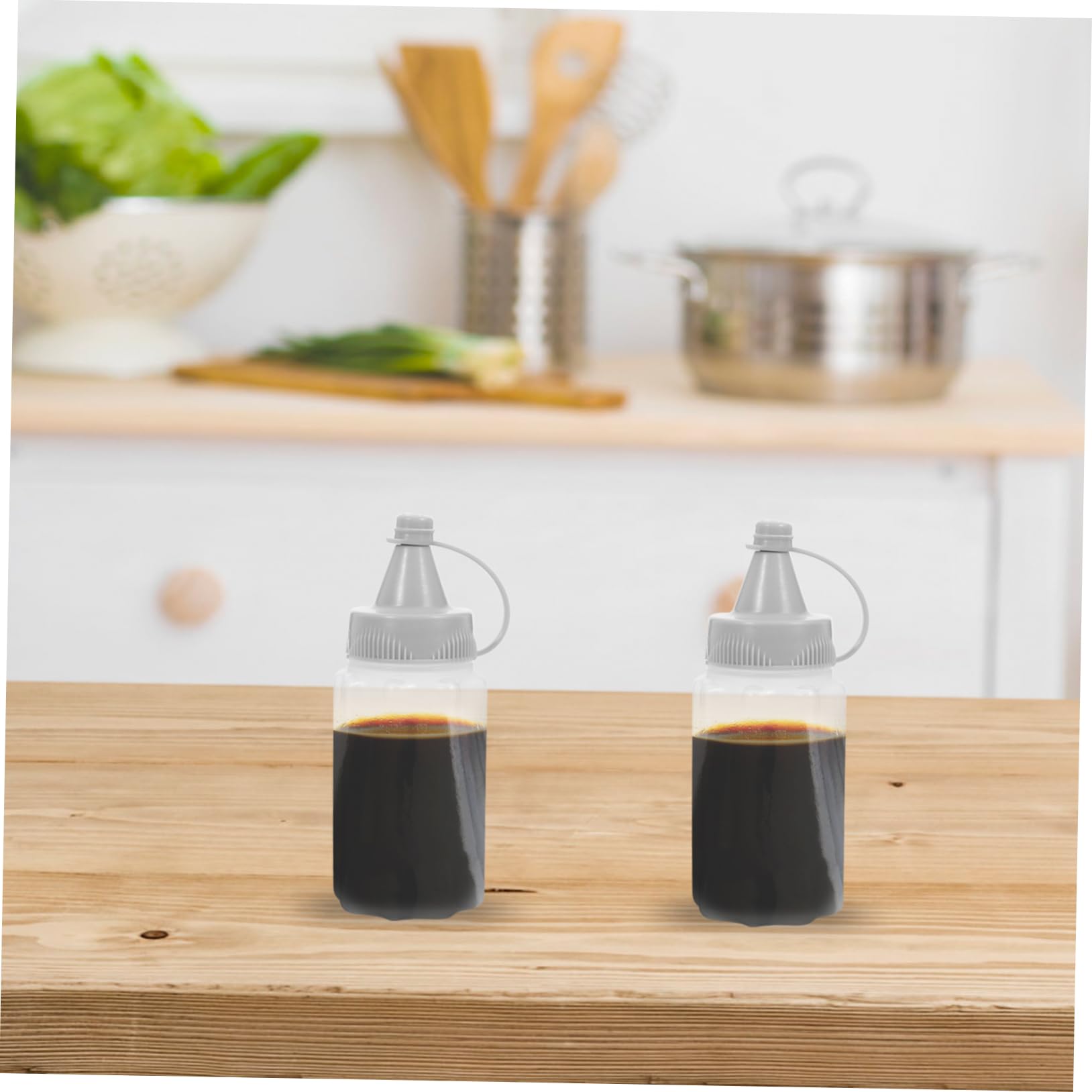 SOLUSTRE 4Pcs Squeeze Bottles for Sauces Condiments and Honey Leakproof Dispensing Containers for Home and Restaurant Use for Sauce Storage and Portion Control