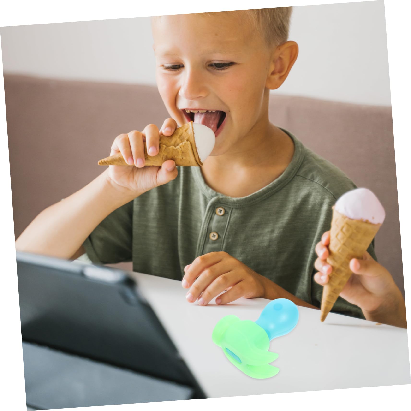 BESPORTBLE 20Pcs Gravity Luminous Radish Hammer for Fun Decompression Pounding Hammers Glow The Dark