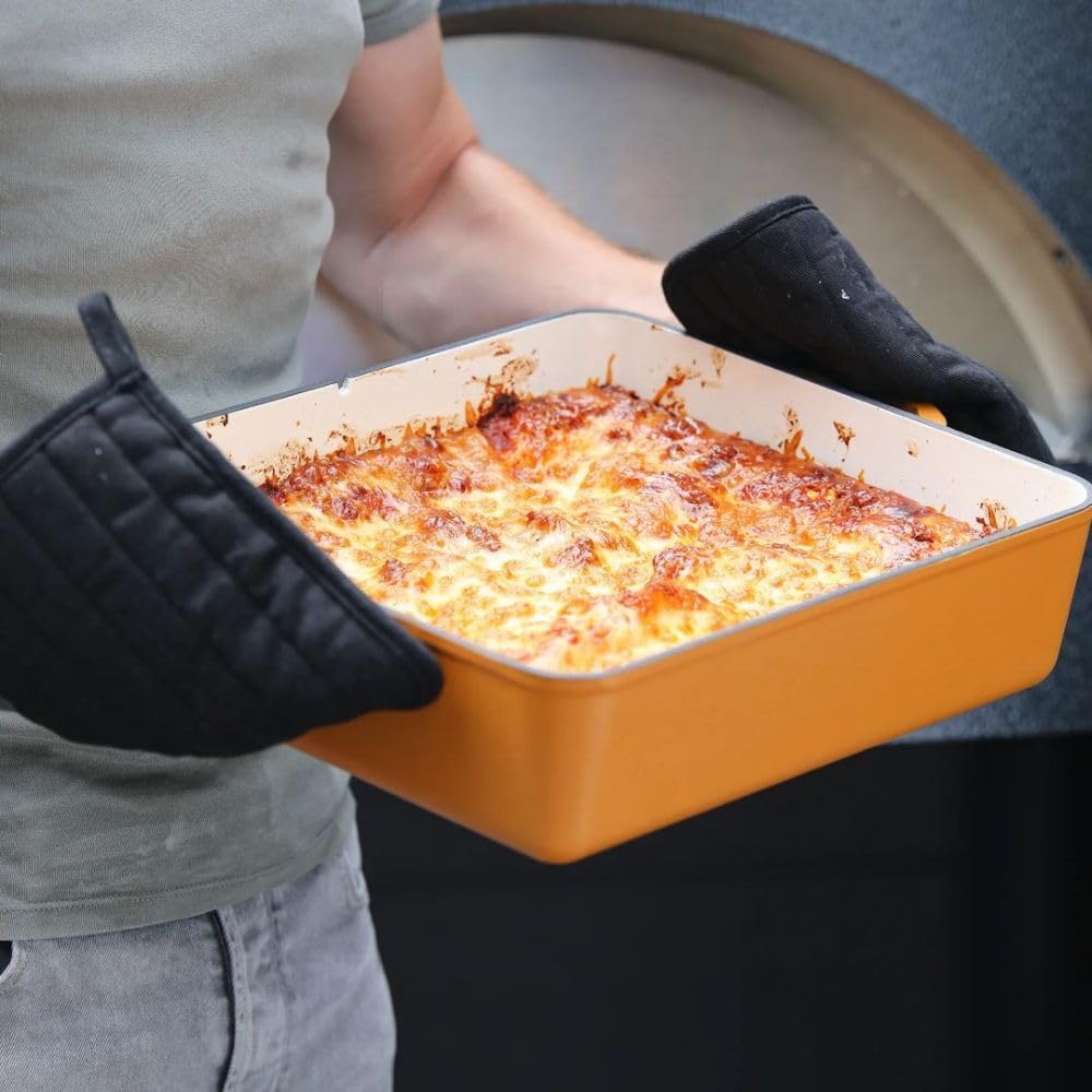 Mahlzeit Rostiera in ghisa smaltata | 10,8 litri | Superficie ruvida | Sunny Orange | Rostiera 2in1 con padella | Rostiera con coperchio adatta al forno, rostiera smaltata adatta all'induzione