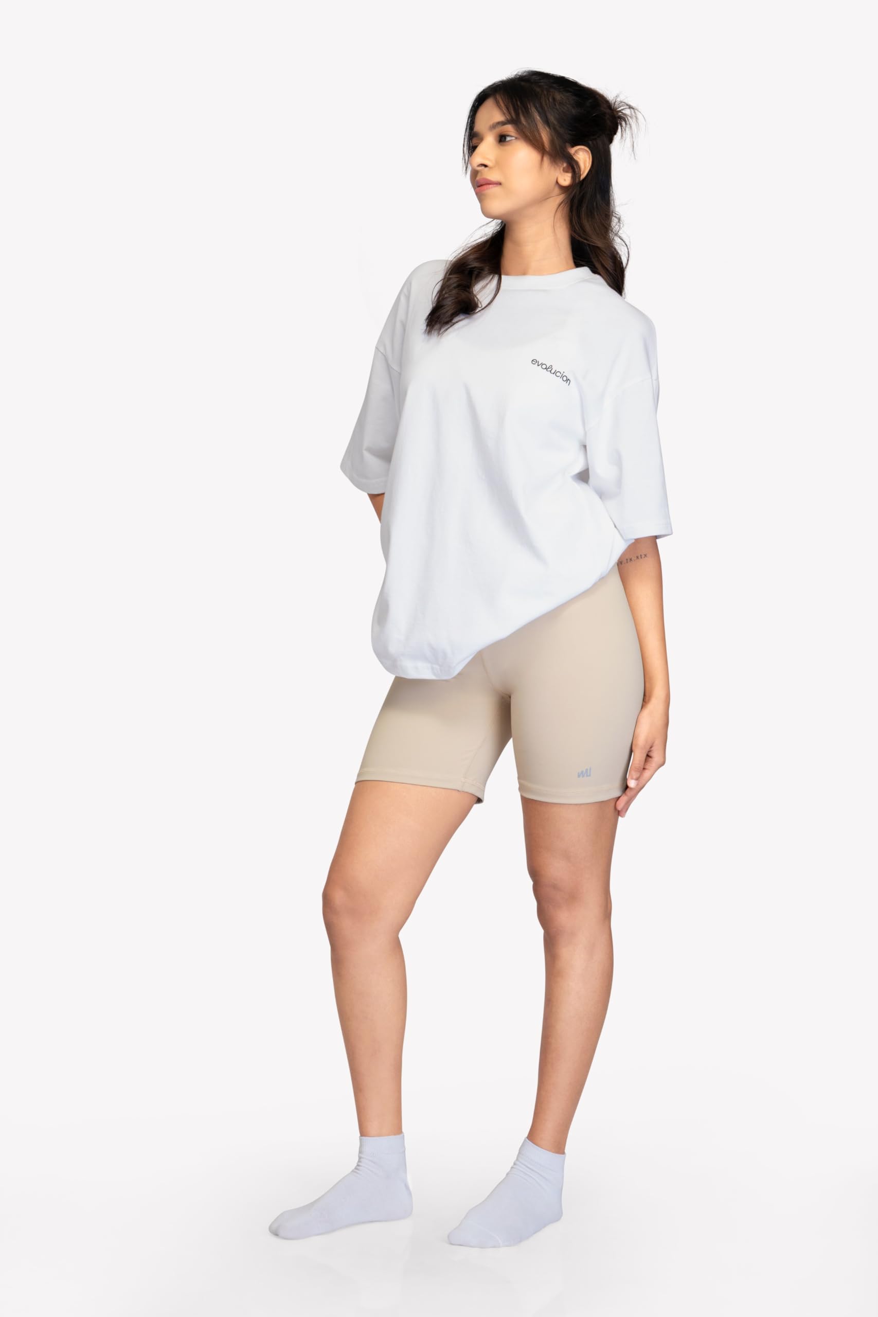 EVOLUCION Easefit Oversized Tee for Women – Premium Athleisure T-Shirt, Soft Breathable Fabric, Relaxed Fit for Travel, Leisure & Everyday Wear (in, Alpha, M, White) 1