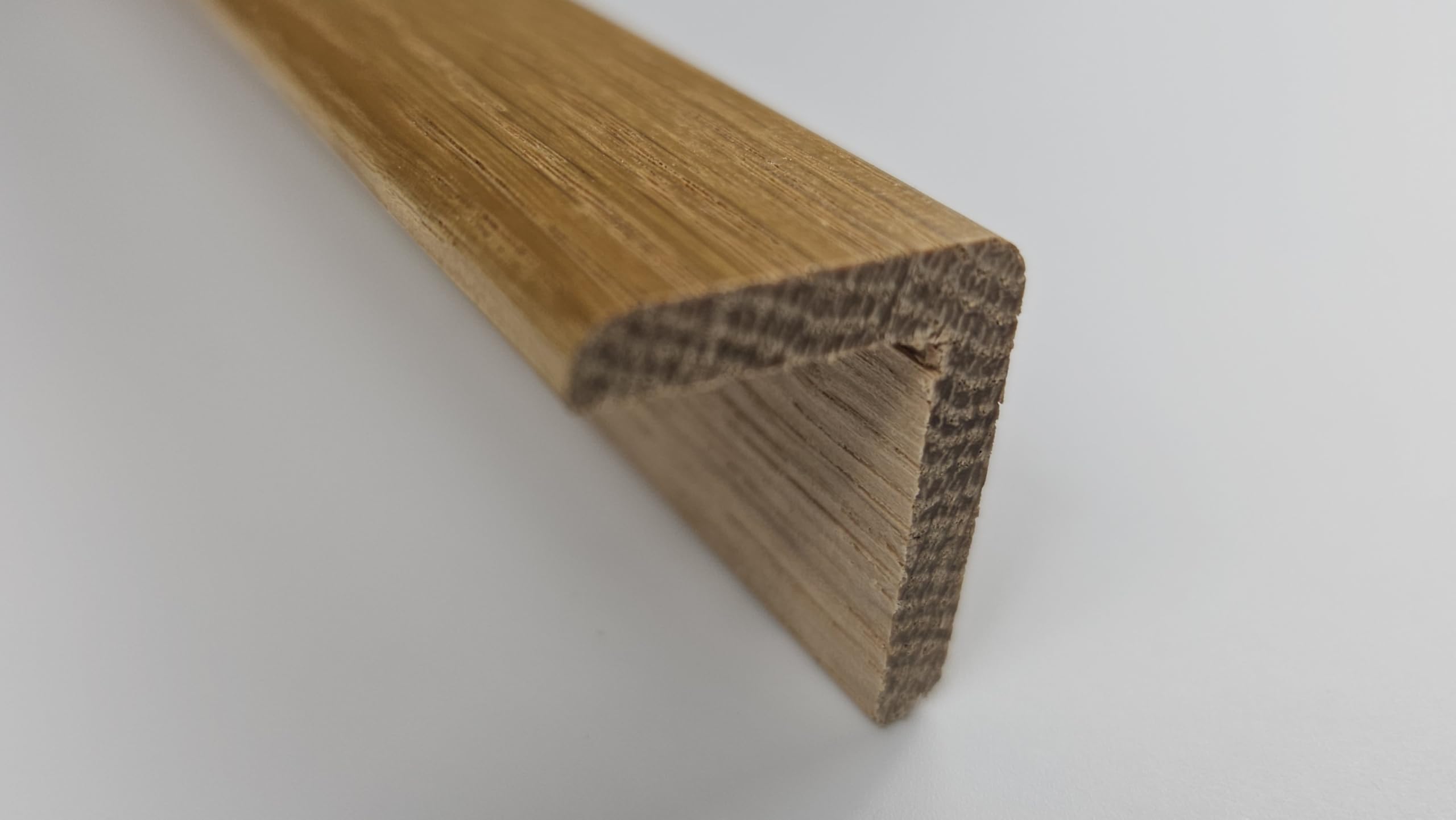 Project DIY® Solid Oak Corner L Beading – 900mm Length – 24x29mm Profile – Premium Solid Oak Edge Trim for Outside Corners & Stair Nosing – Smooth Machined Finish (Lacquered)