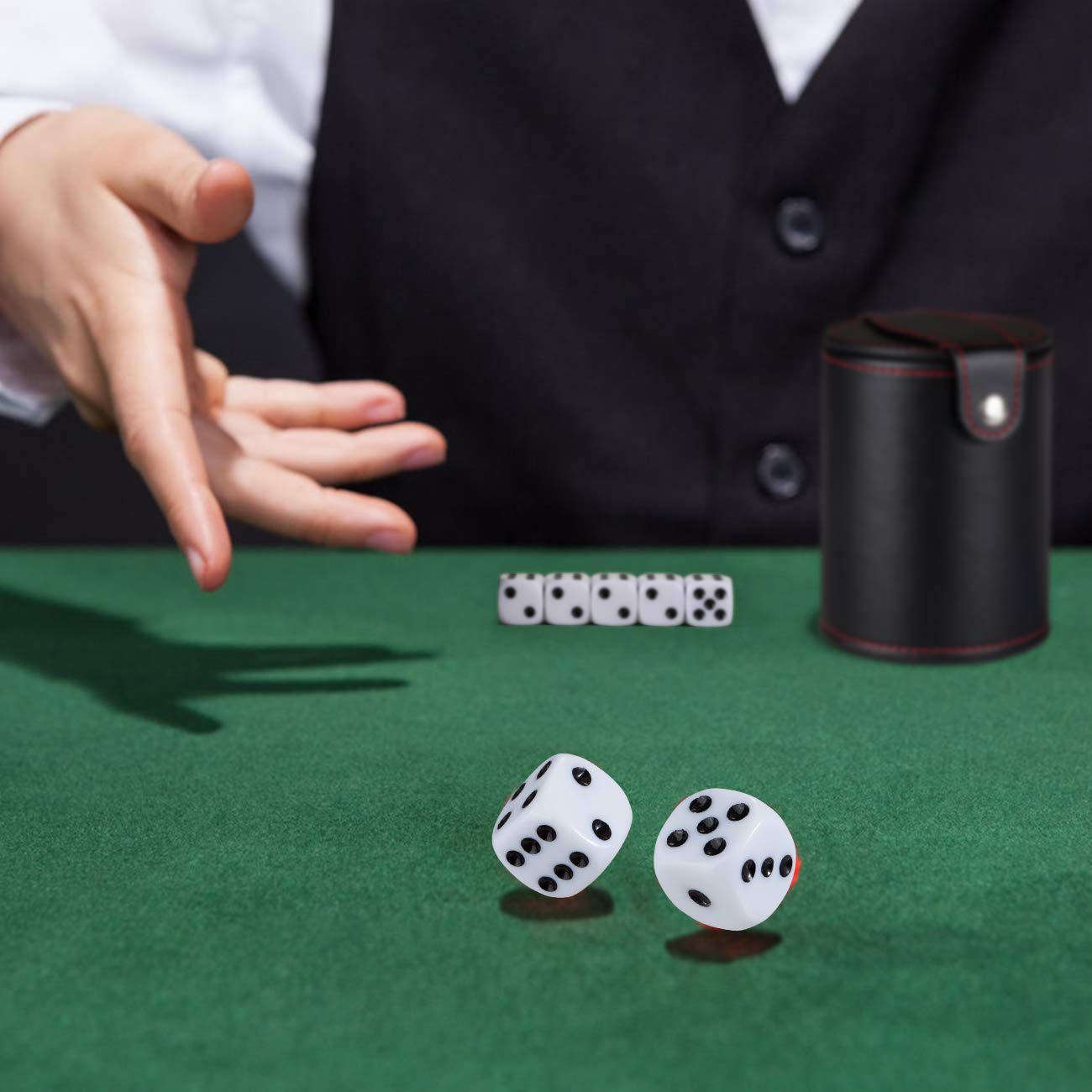GWHOLE Cubiletes Dados de Cuero con 10 Dados，Taza Dados con Tapa para Juegos Dados