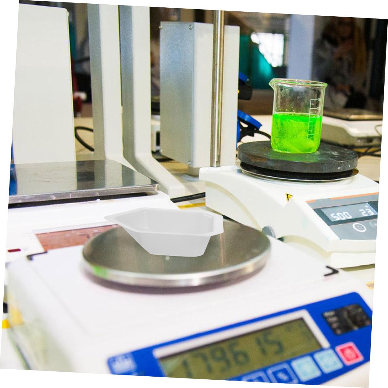 CIYODO 30 Pcs Weighing Vessel Weighing Vessel Sample Weighing Tray Lab Equipment Chemistry Weigh Boats Small Weighing Trays Dry Powder Containers Reusable Pans Weighing Pans Plastic